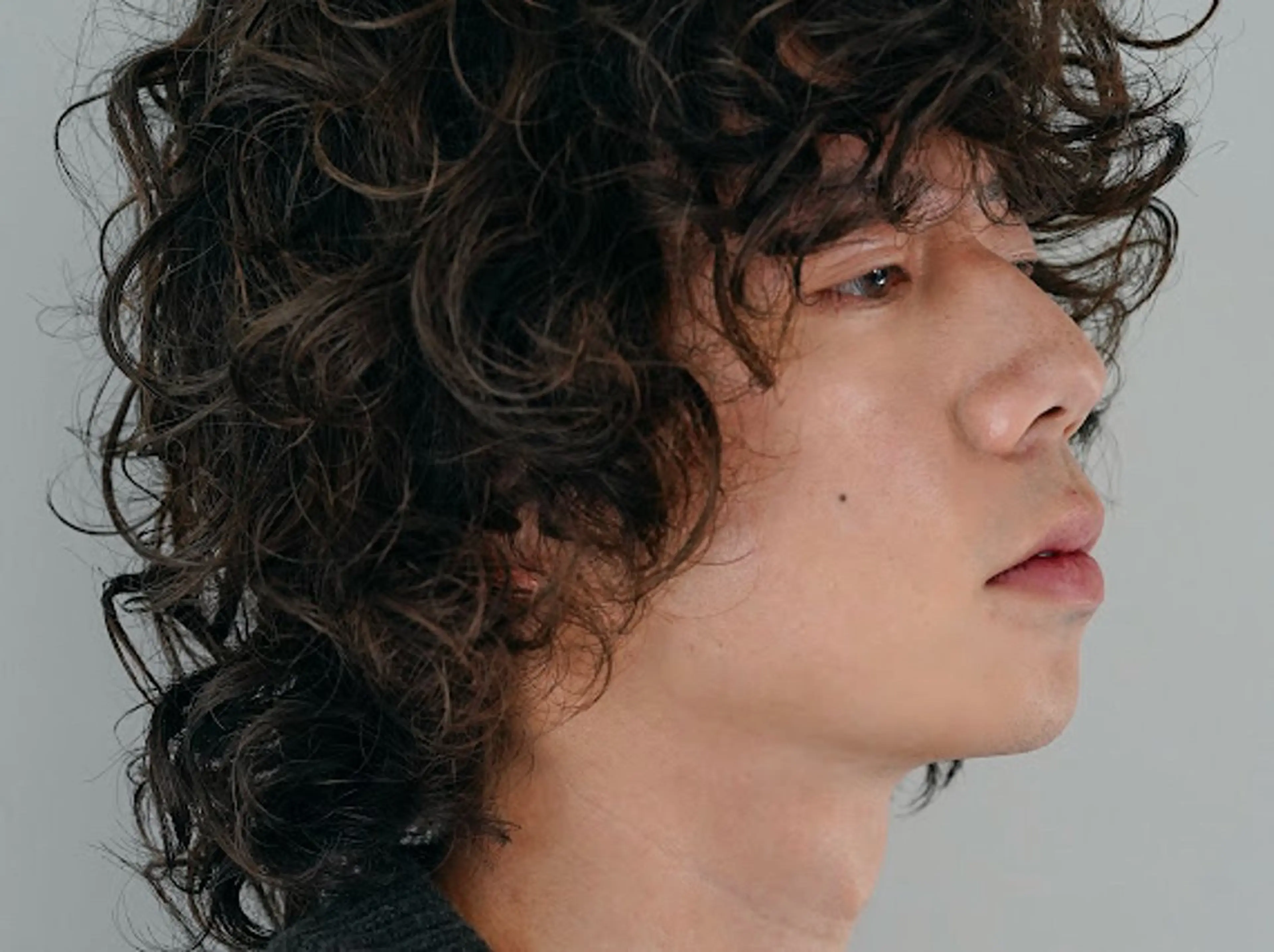 ミディアム パーマ メンズ カット パーマ トリートメント 鈴木 桃実のヘアスタイル