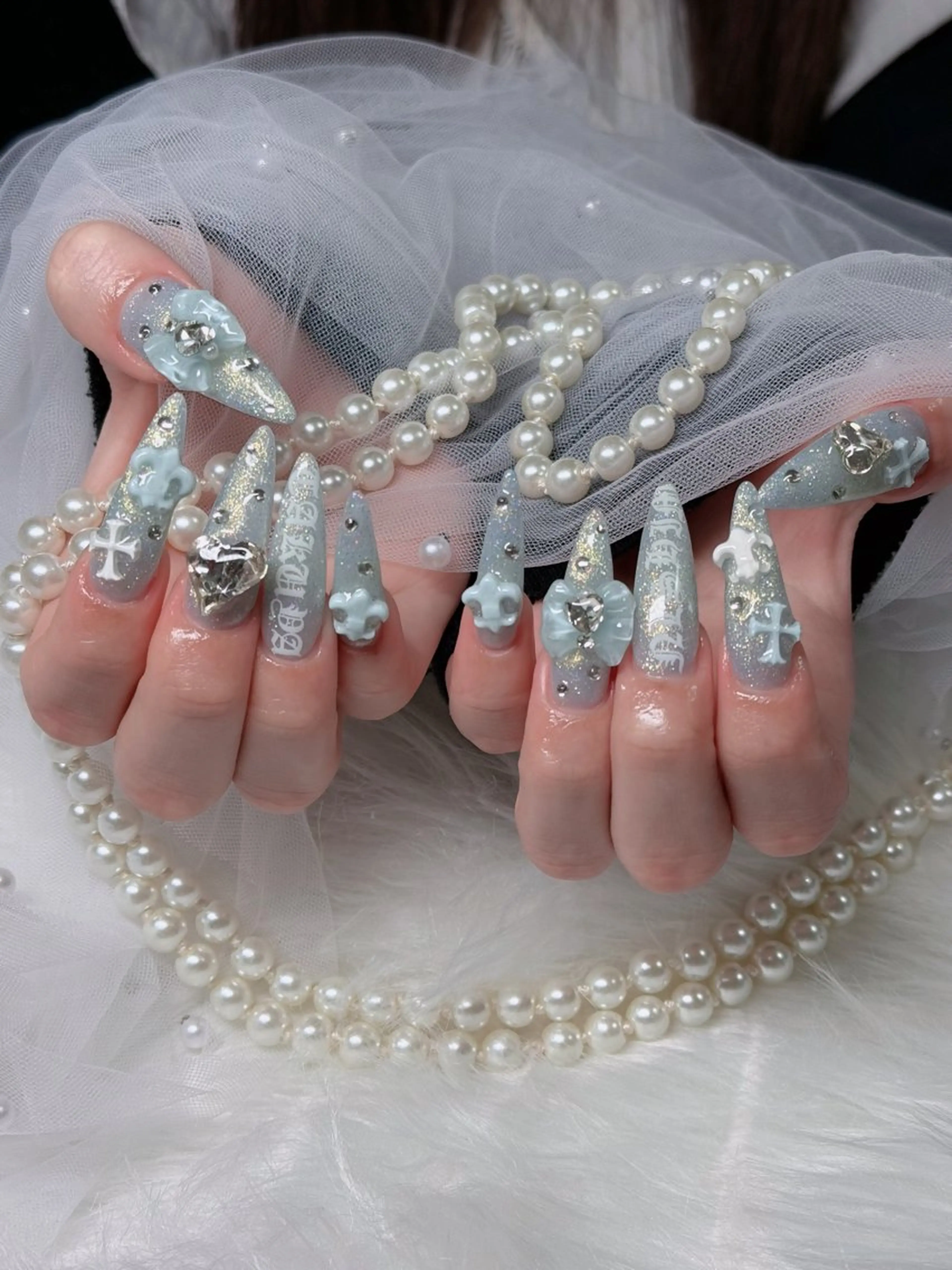 ネイル オーロラネイル フレンチネイル ジェルネイル ハロウィン キラキラネイル H.baby Nail Salonのネイルデザイン