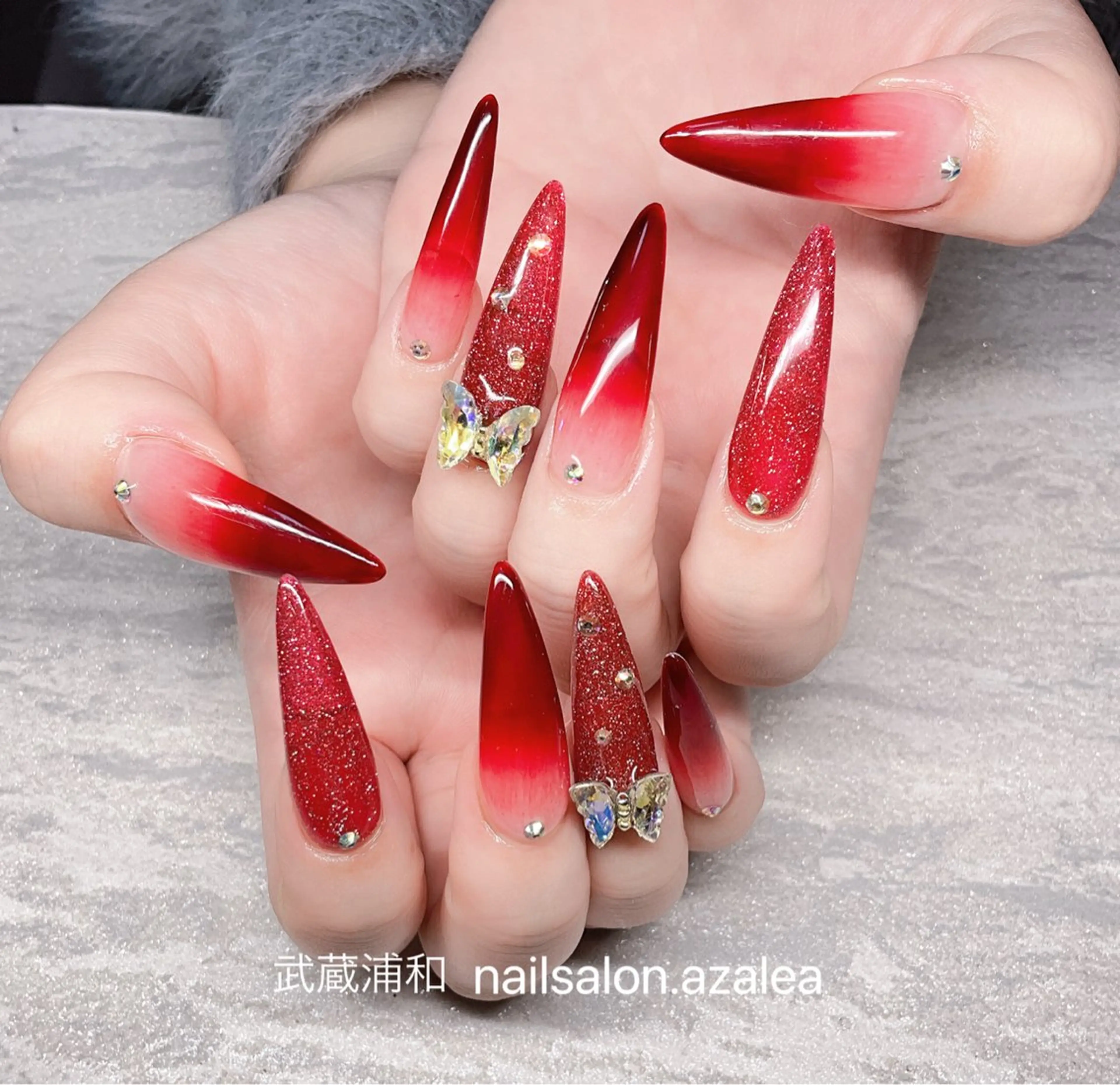 ネイル ハンドネイル R inのネイルデザイン