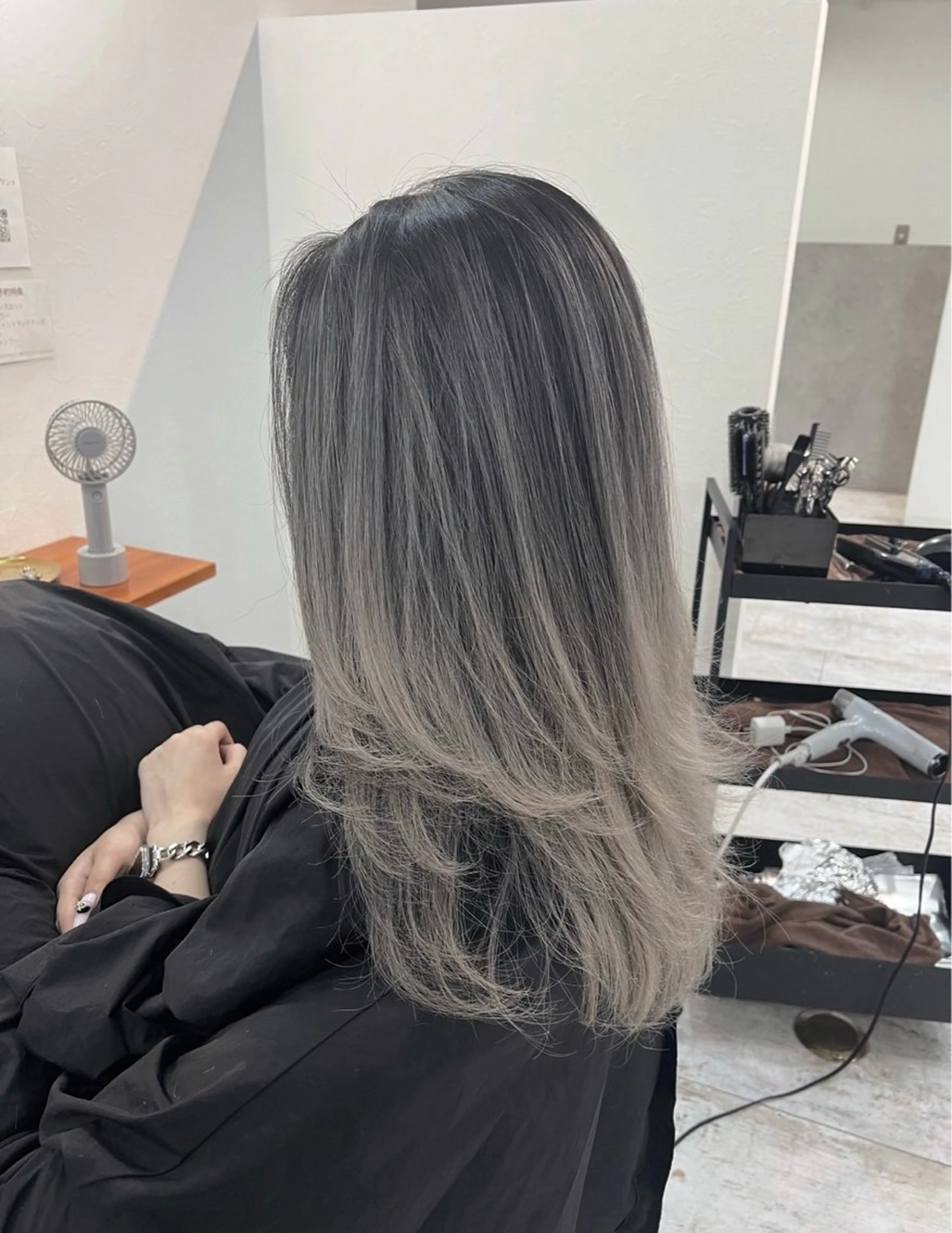 セミロング カラー バレイヤージュ グレージュ レイヤーカット ヘアカラー トリートメント ROBIN所属・指名数No.1 /NAOYAのヘアスタイル