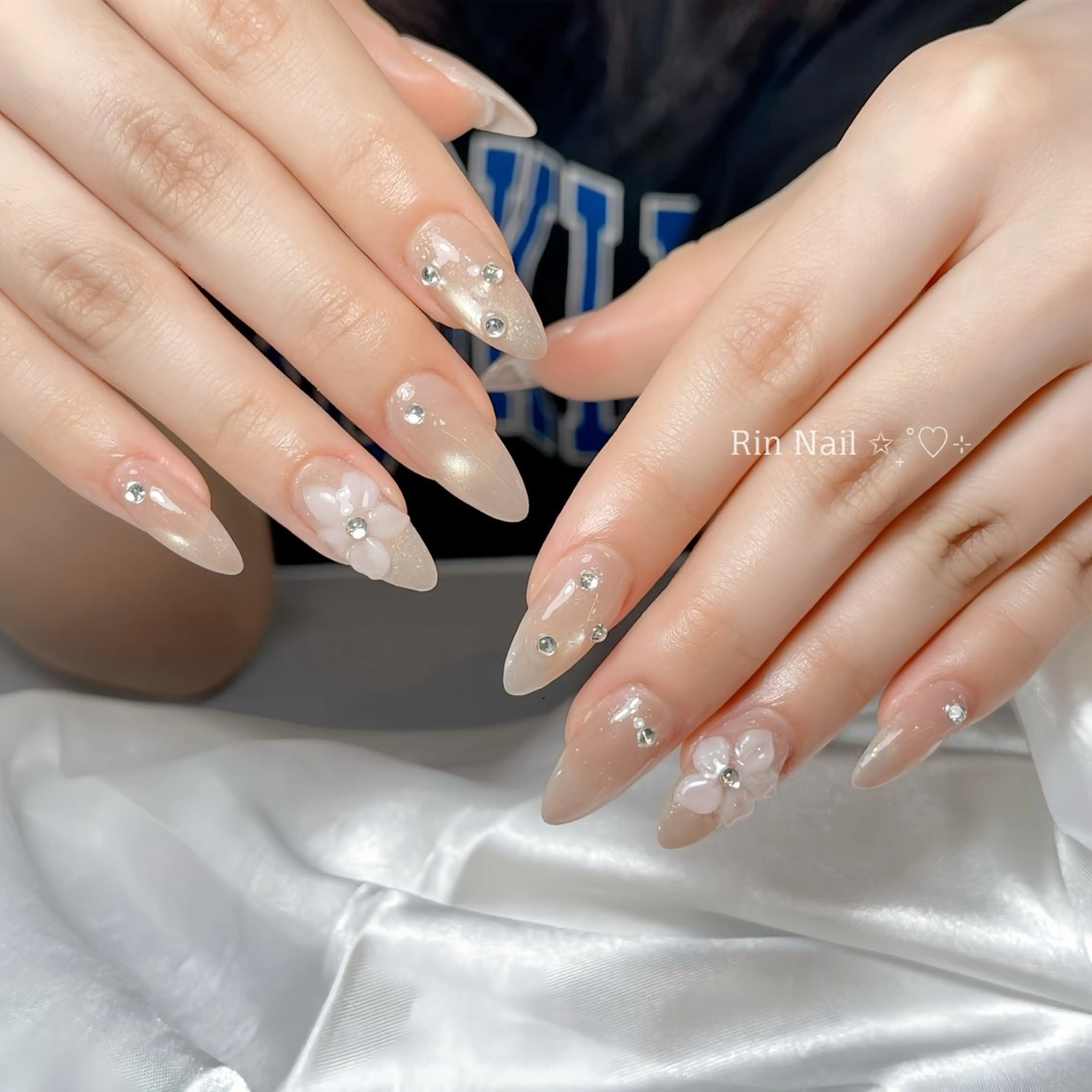 ネイル アートネイル チークネイル ジェルネイル ロングネイル マグネットネイル ハンドネイル Rin Nail 新大久保店のネイルデザイン