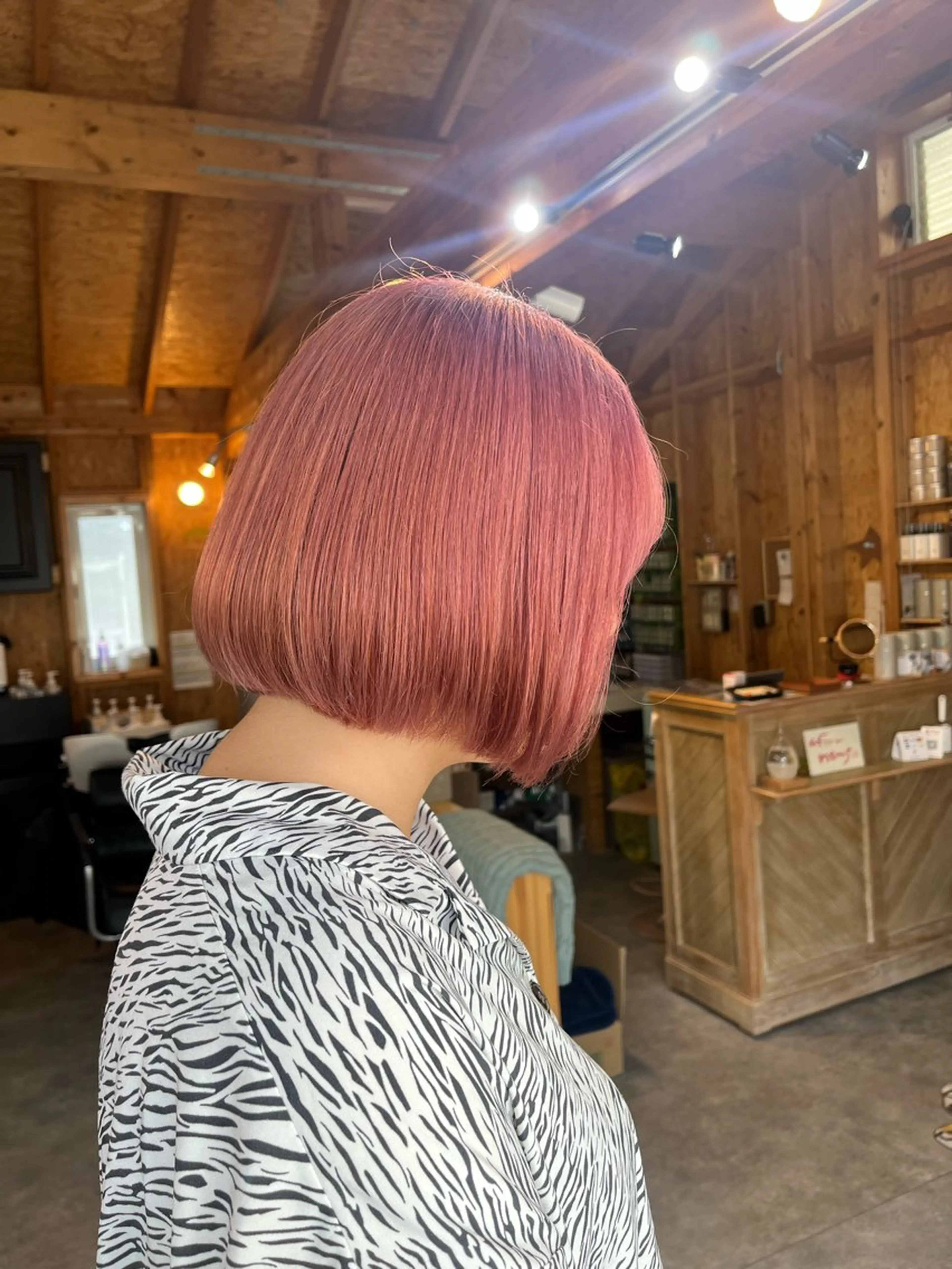 ミディアム カラー まろみ暖色×ボブ ×chia🕯のヘアスタイル