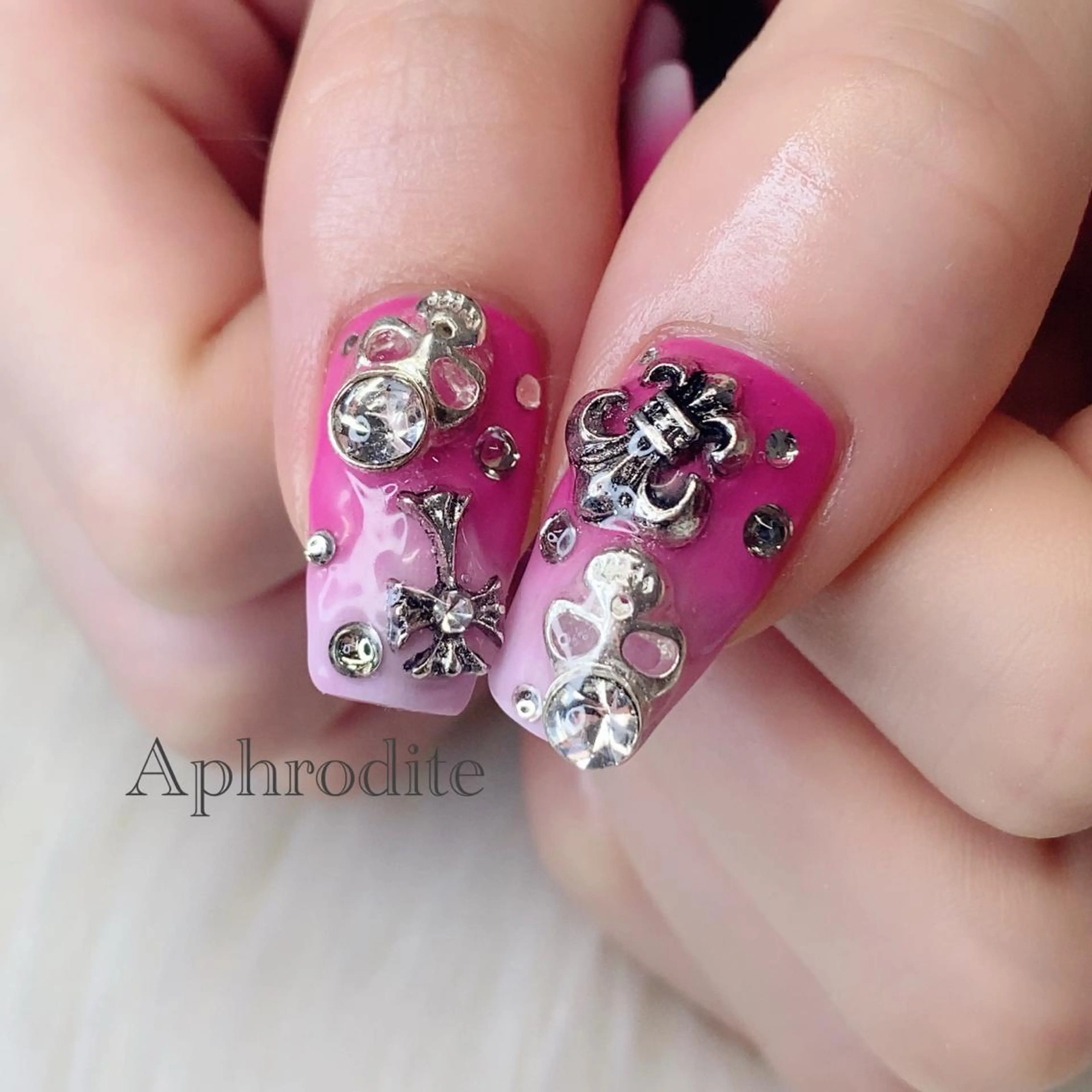 ネイル Aphrodite パラジェル認定サロンのネイルデザイン