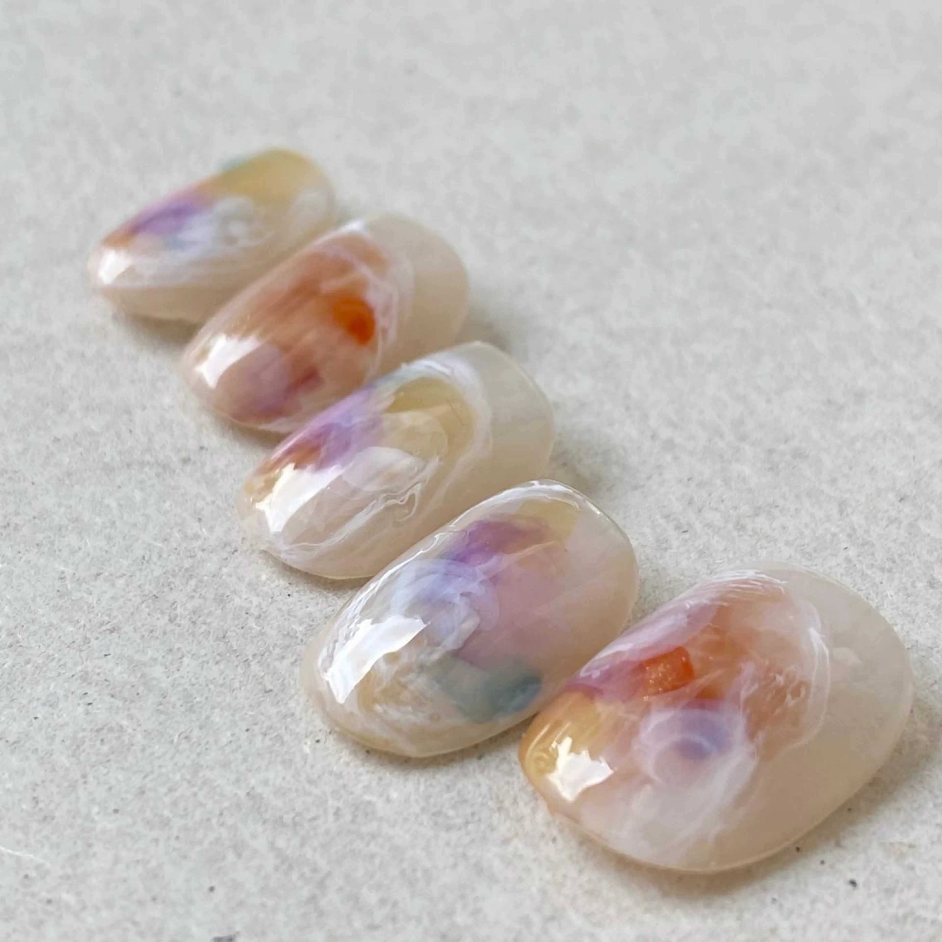 ネイル REHTOF ｜朝7時Open☀️のネイルデザイン