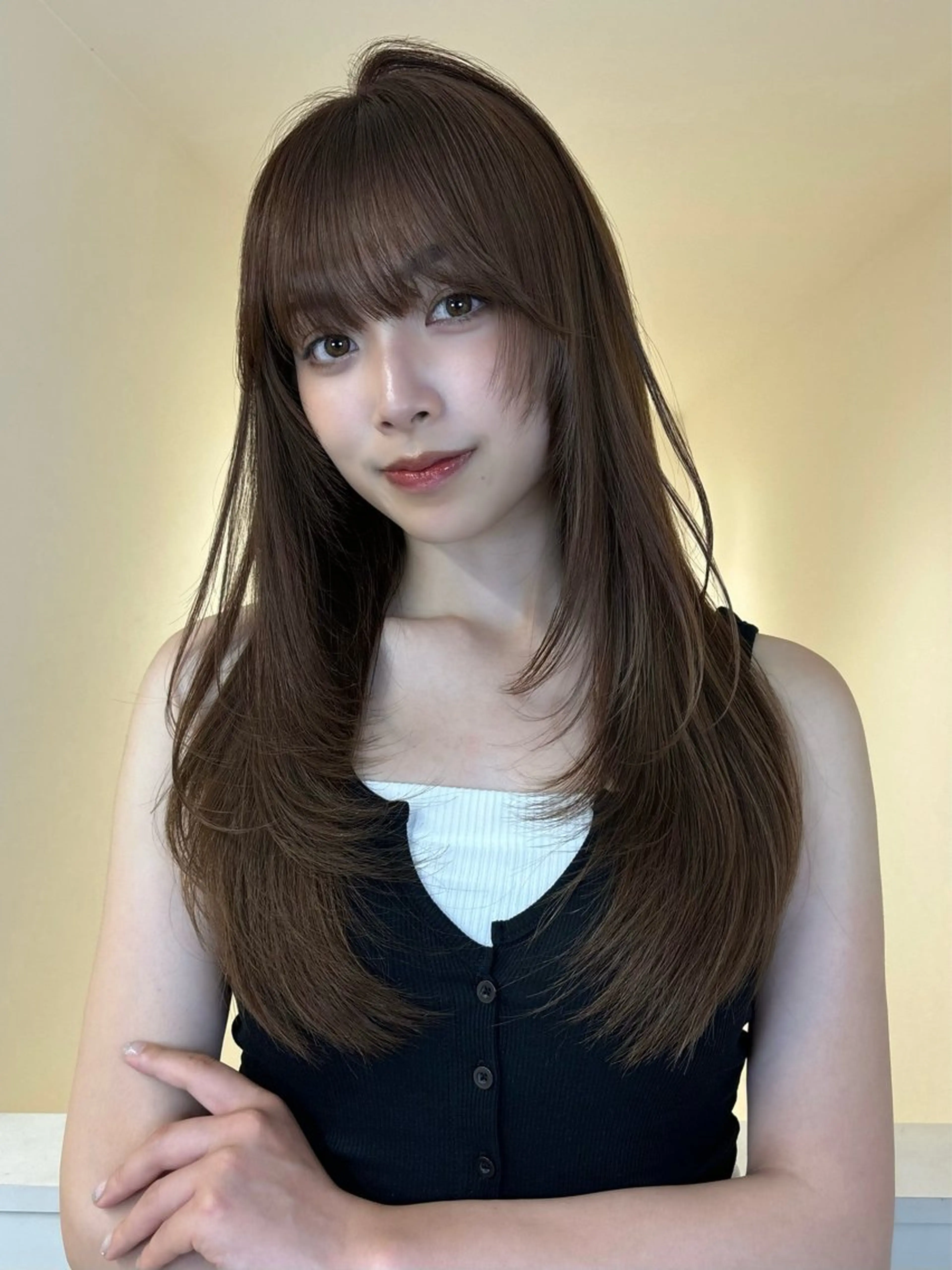 ロング カラー ロングレイヤー ベージュカラー 透明感カラー オリーブベージュ レイヤーカット momo /レイヤー/暖色のヘアスタイル