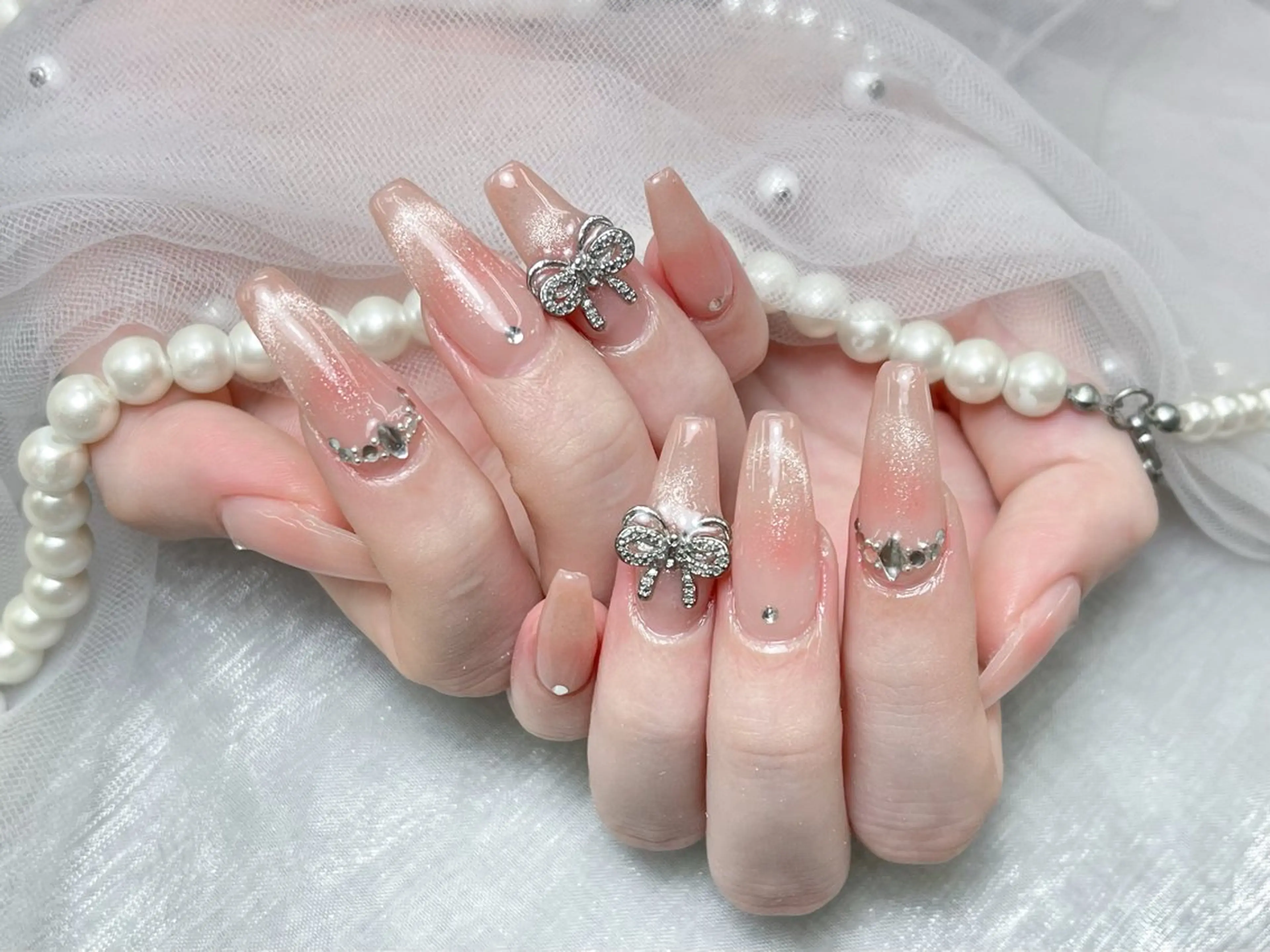 メンズ ネイル メンズ韓国風 アートネイル フレンチネイル ジェルネイル キラキラネイル ハンドネイル Bloom スカルプ専門店のネイルデザイン