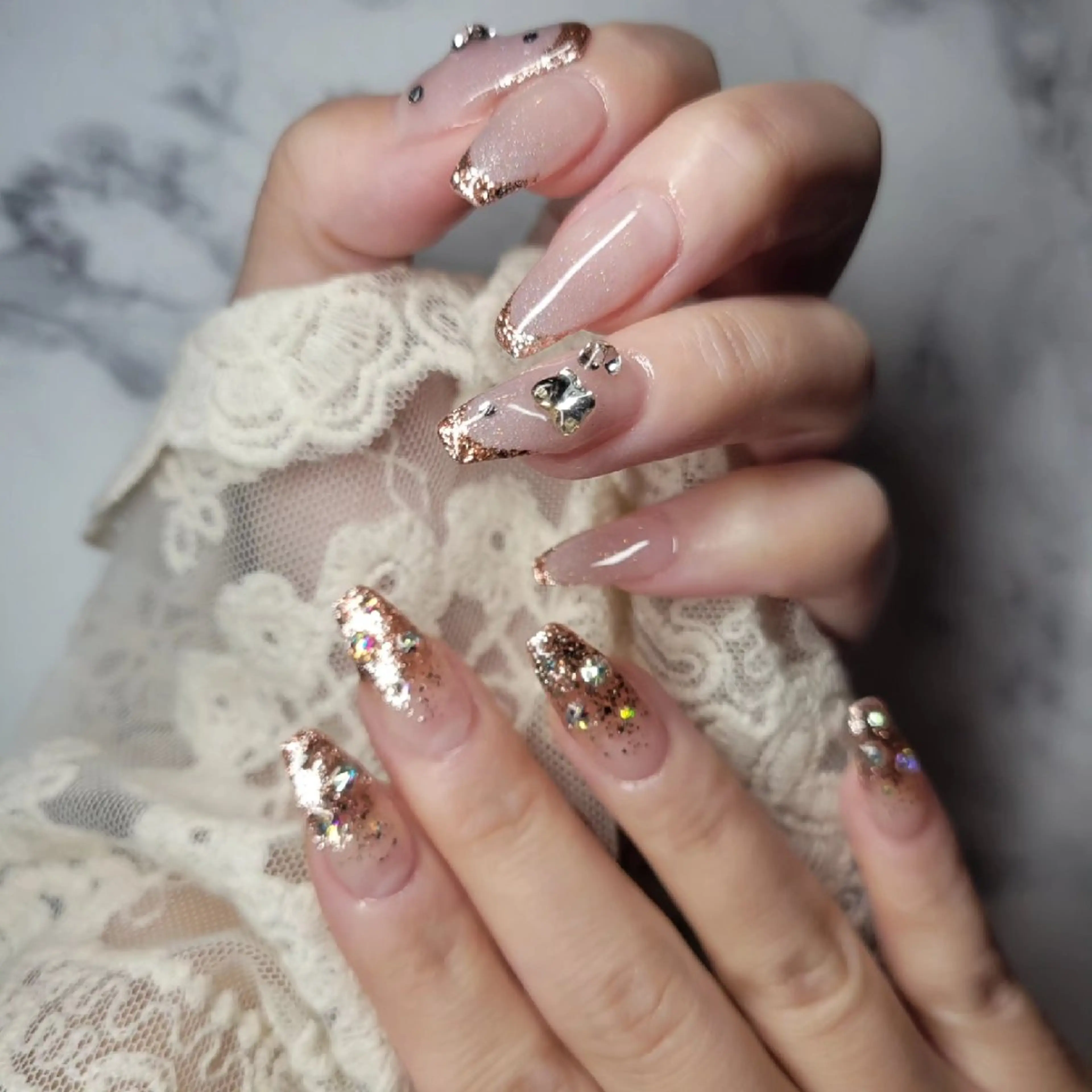 ネイル グラデーション キラキラネイル ピンク 冬ネイル クリスマス Nail salon Coco【溝の口駅】のネイルデザイン
