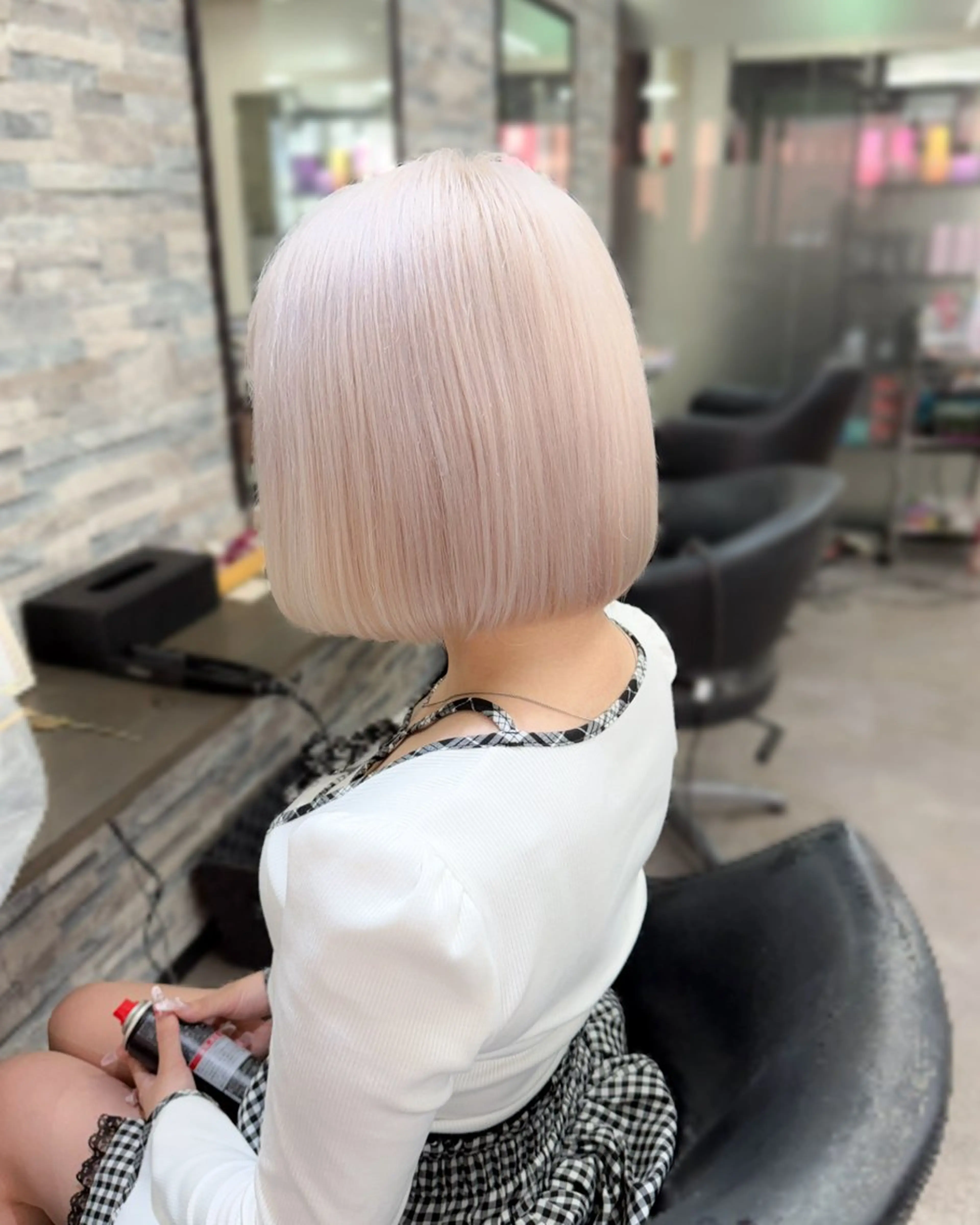 ミディアム カラー ヘアカラー トリートメント ハイトーンエクステ 🎩カズキ🎩のヘアスタイル