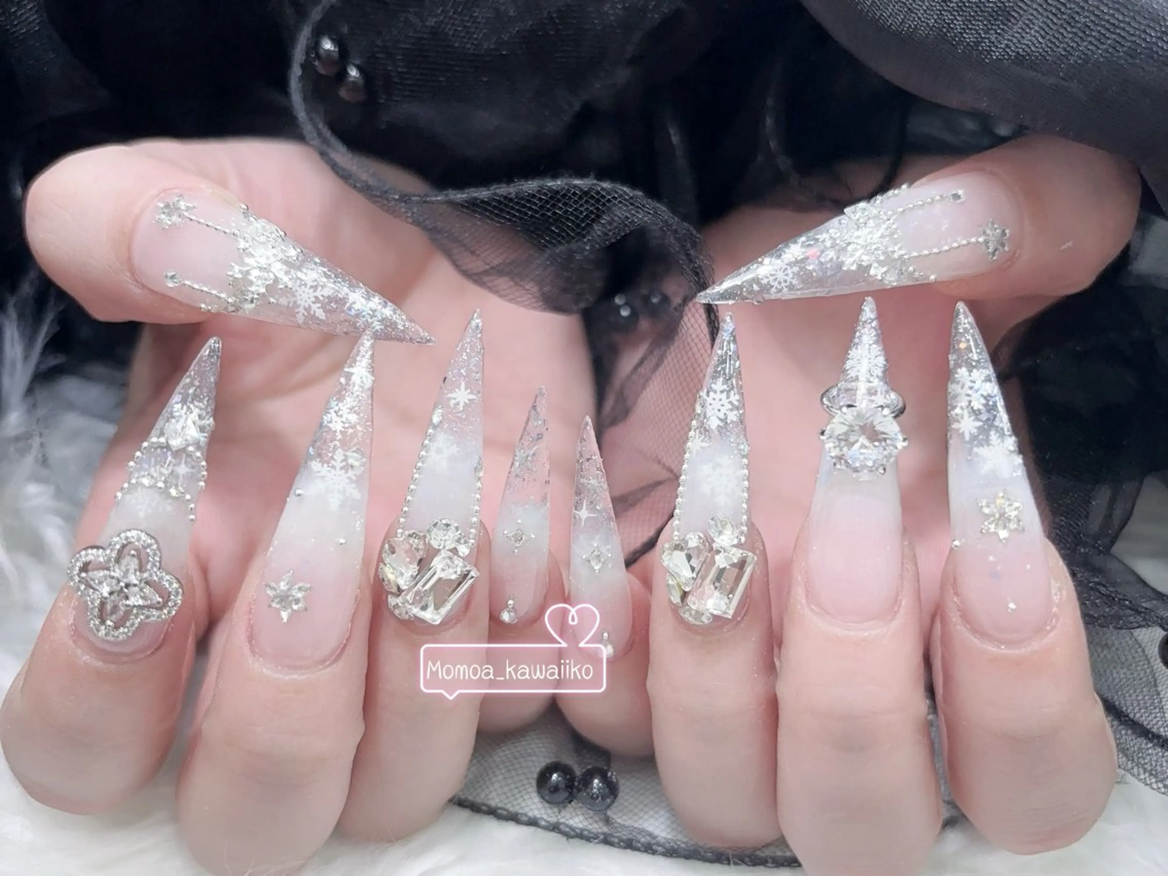 ネイル 成人式 ロングネイル マグネットネイル 大理石ネイル(マーブル) リボン ハンドネイル MoMoA Nail ネイル長さ出し専門店のネイルデザイン