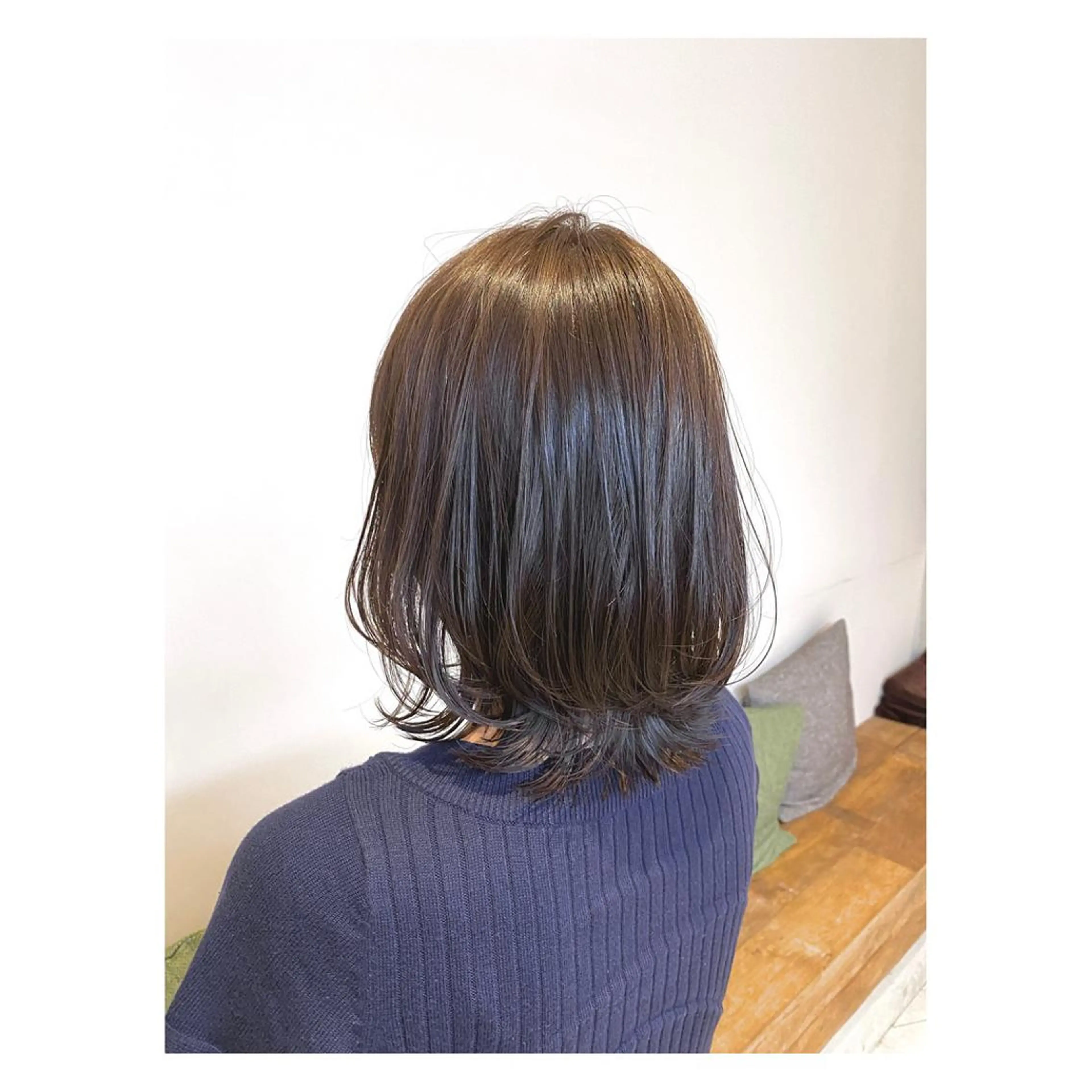 ミディアム カラー レイヤーカット 根津 友輔のヘアスタイル