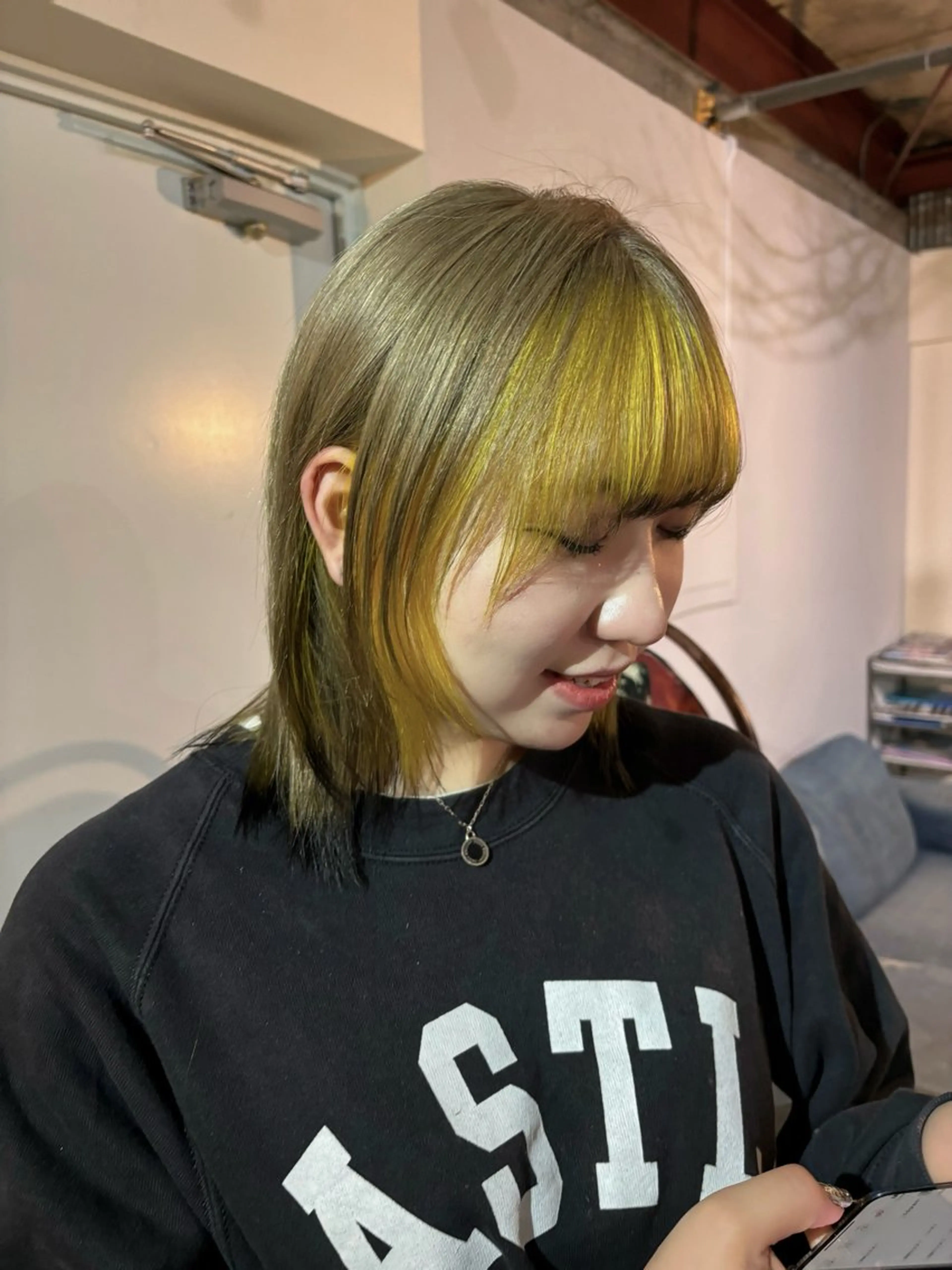 ショート 🌐NATSUMI 🌐【寒色カラー】のヘアスタイル