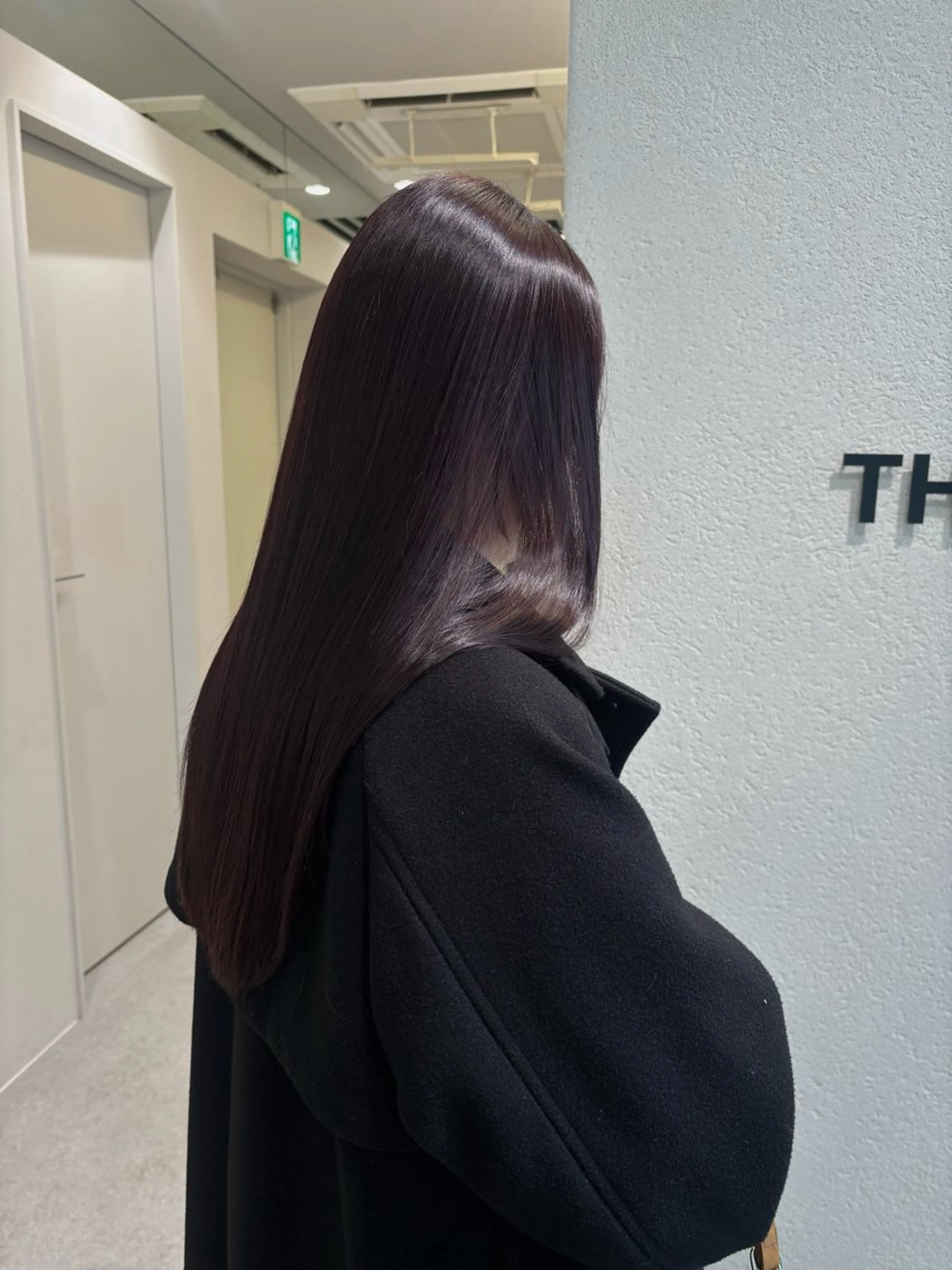 ロング ネヅ カオルのヘアスタイル