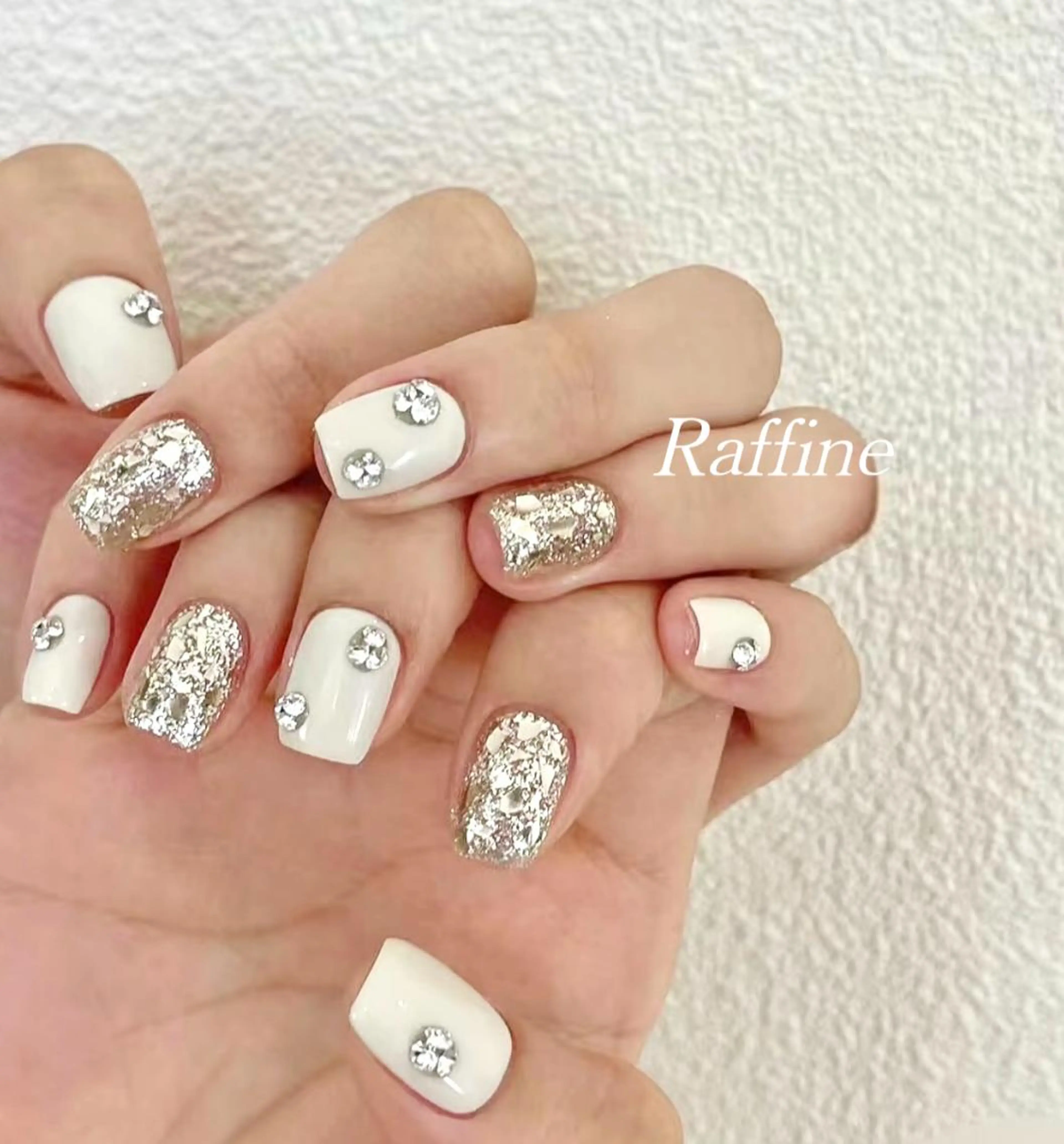 ネイル ハンドネイル RAFFINE haru🦋🩵のネイルデザイン