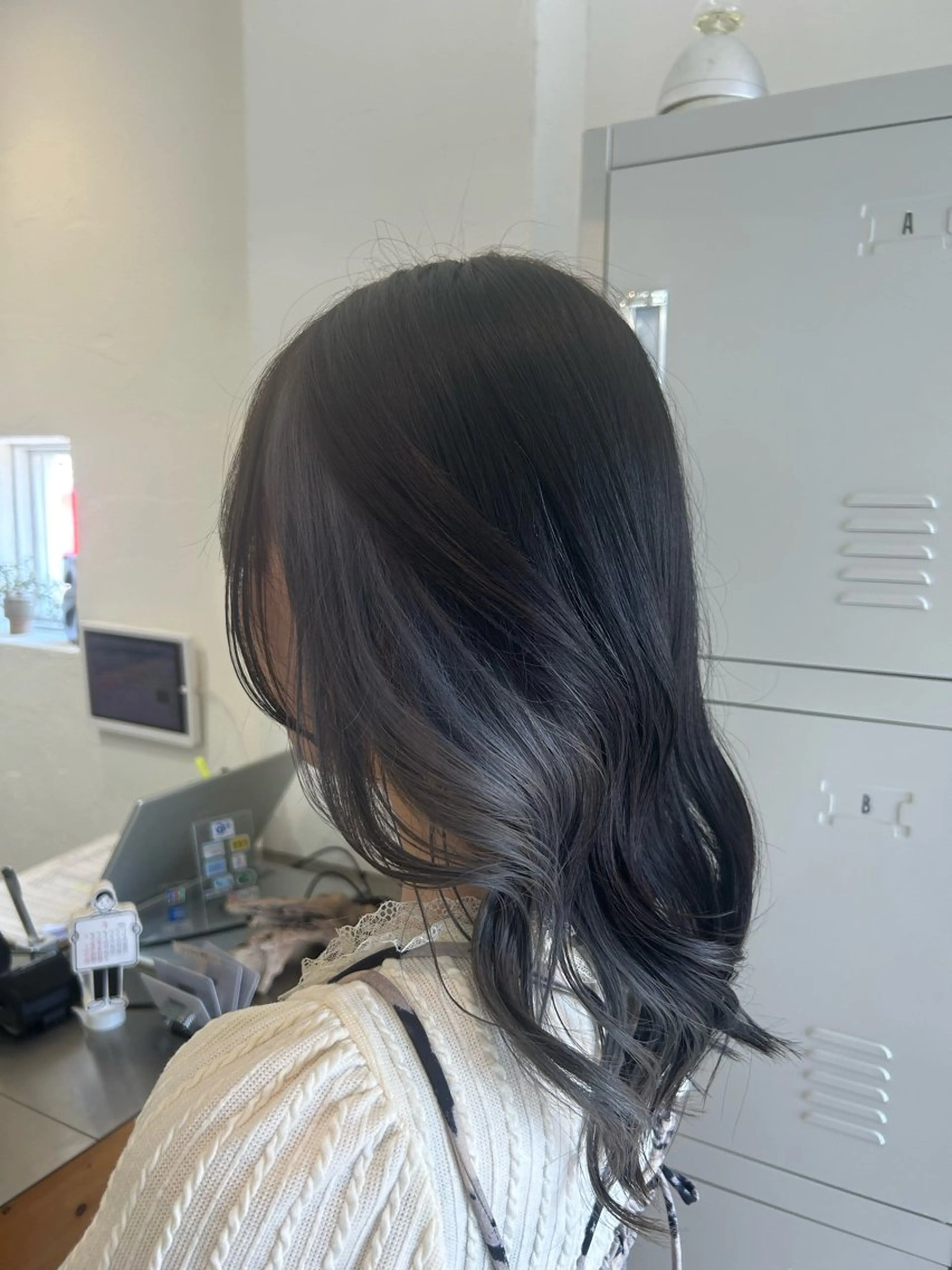 カラー ブリーチ 透明感カラー シルバー バイオレットカラー Sugarlu 吉田 晴香のヘアスタイル