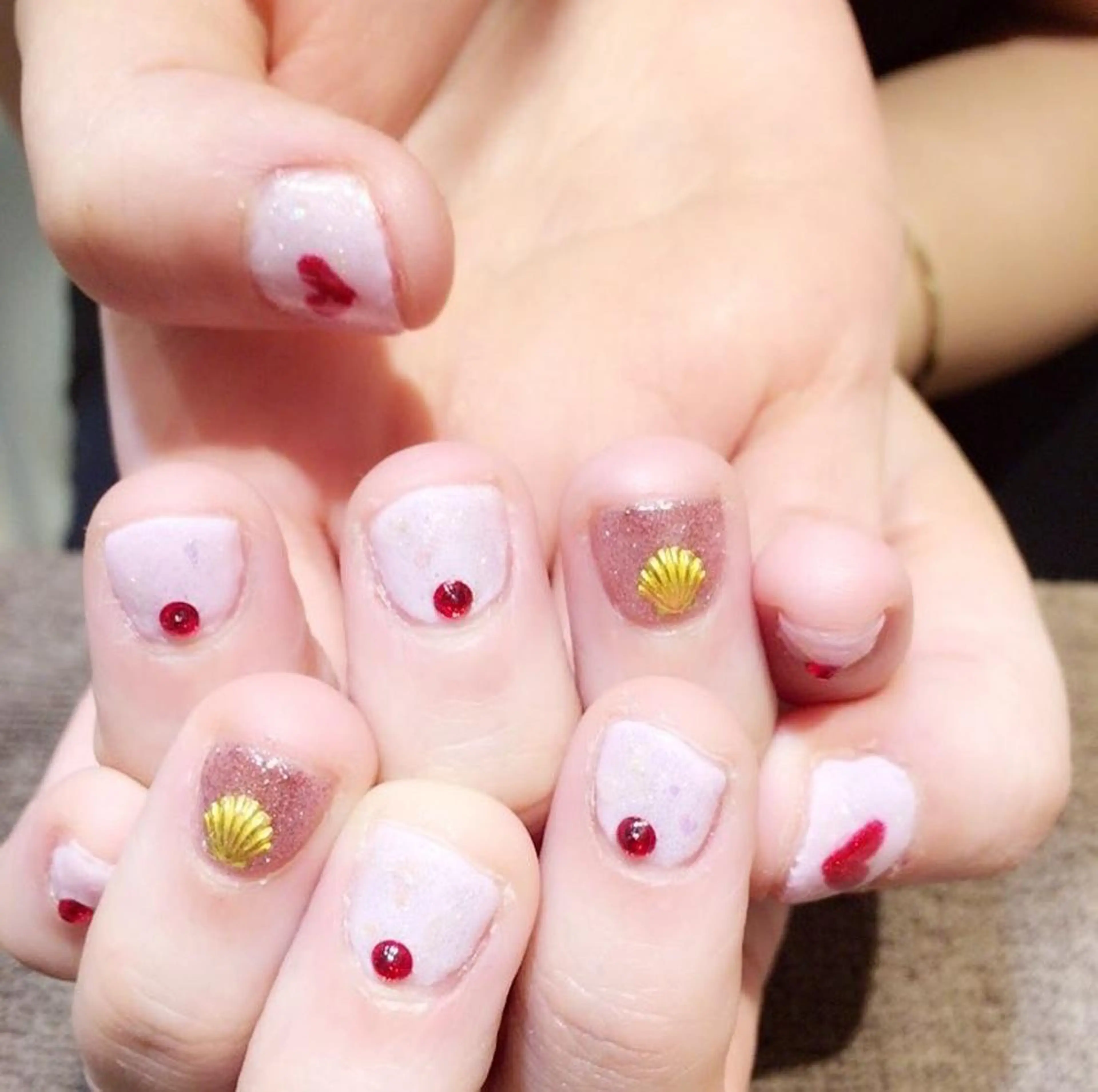 ご新規様他店オフ半額❤ジェルネイルストーン付け放題の写真