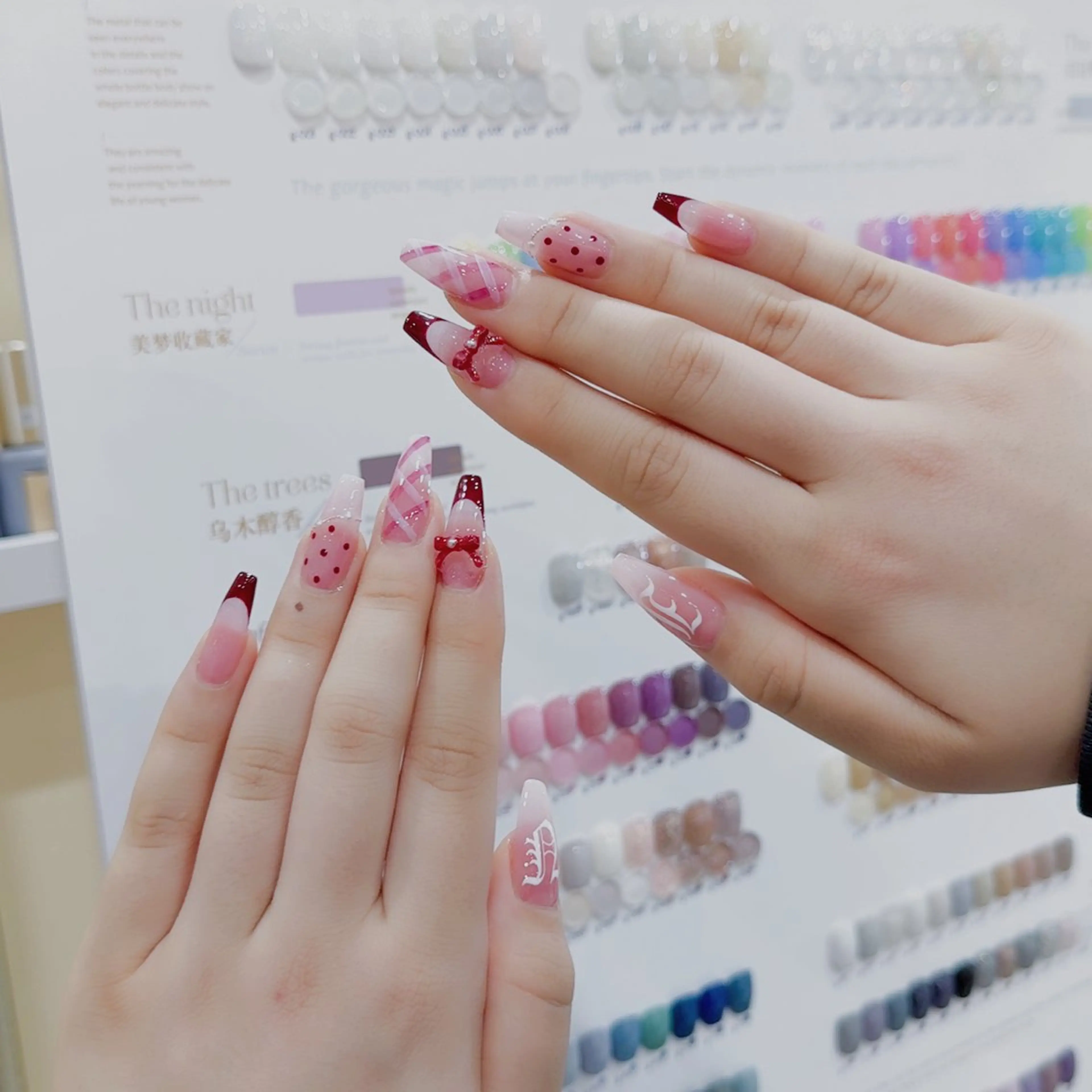 ネイル MQueen ネイルサロンのネイルデザイン