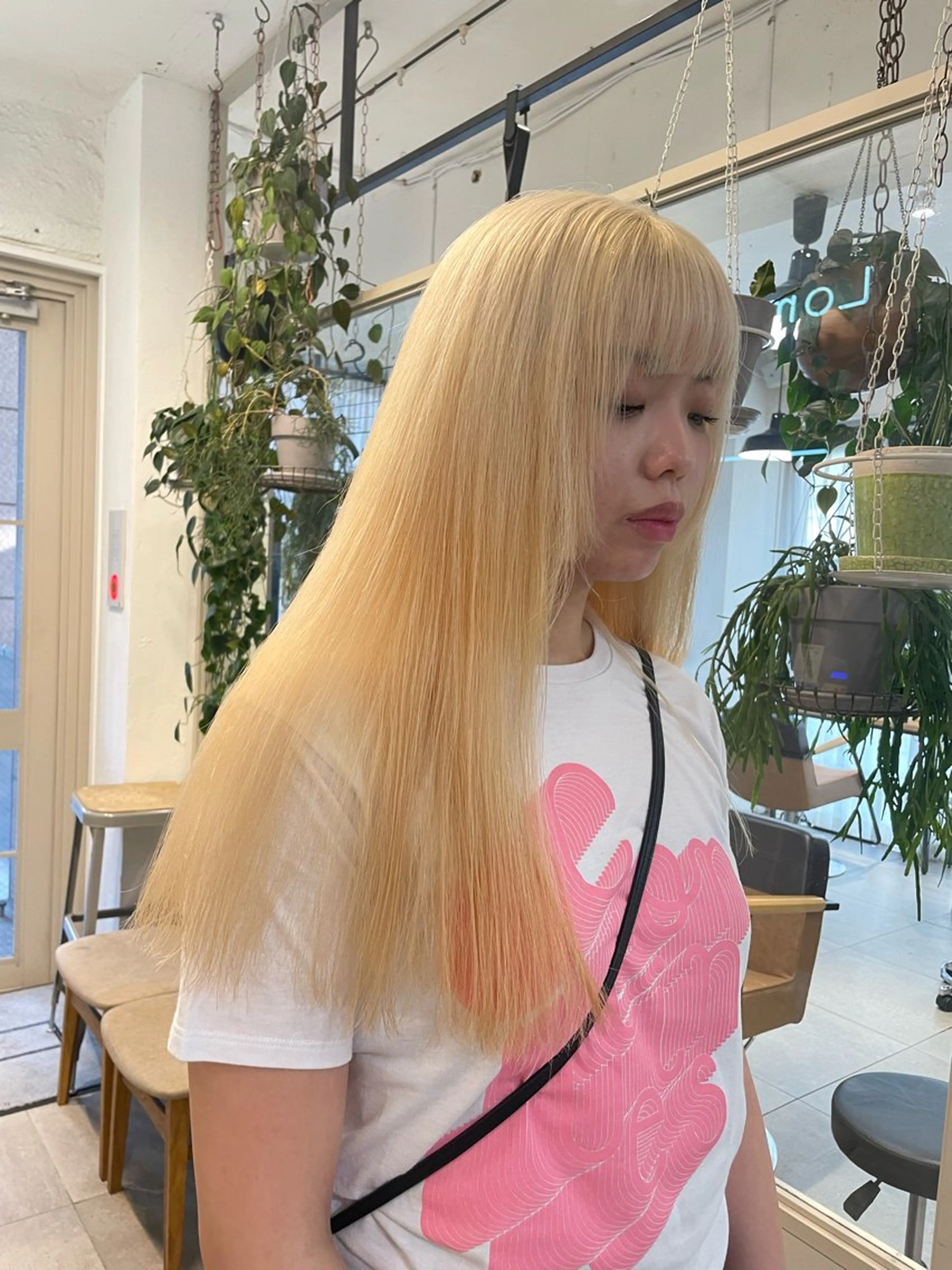 ロング カラー ミルクティー× グレージュMOMOのヘアスタイル