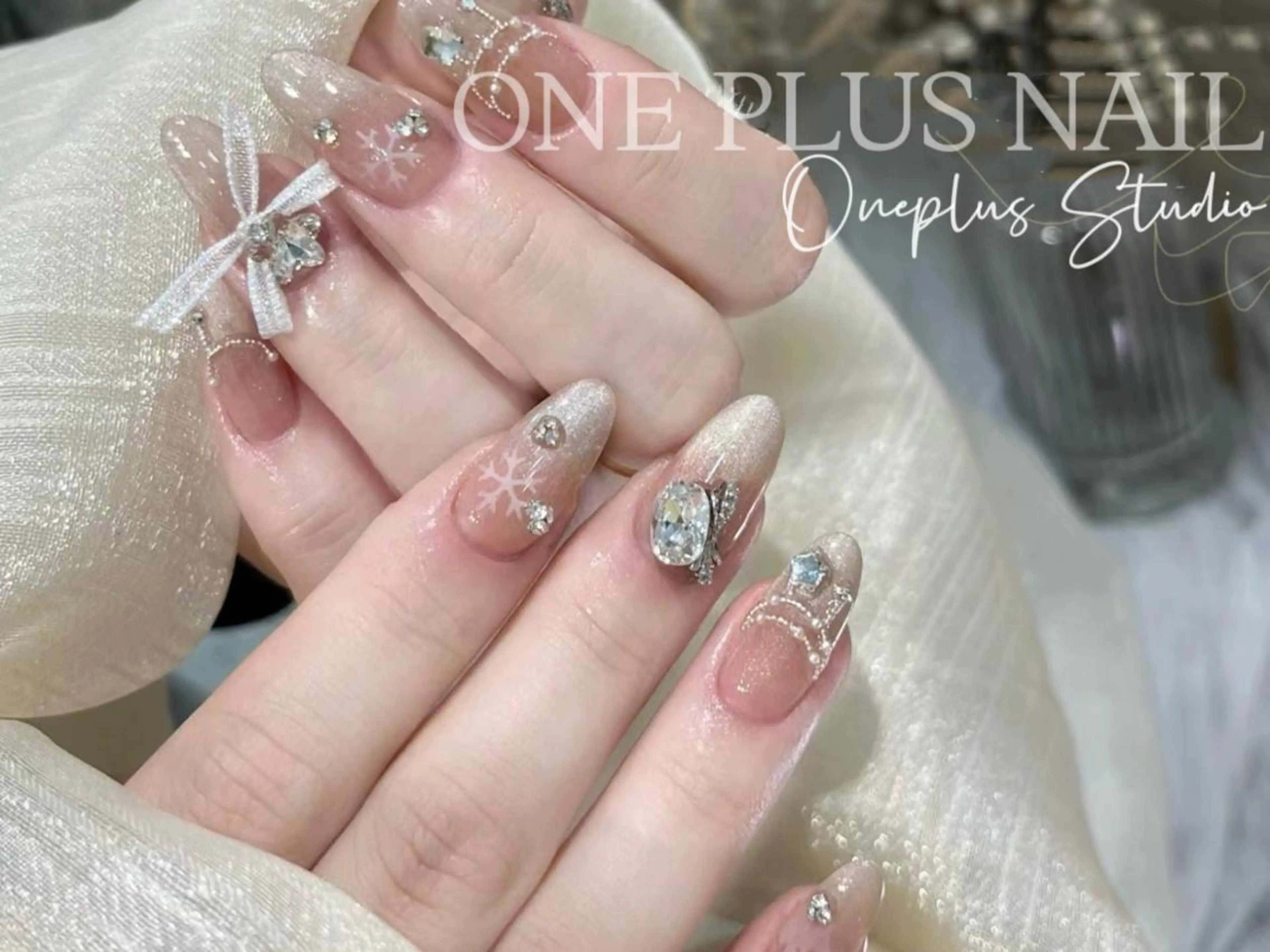 ネイル ジェルネイル キラキラネイル 韓国ネイル ラメ(グリッター) マグネットネイル One plus StudioNailのネイルデザイン
