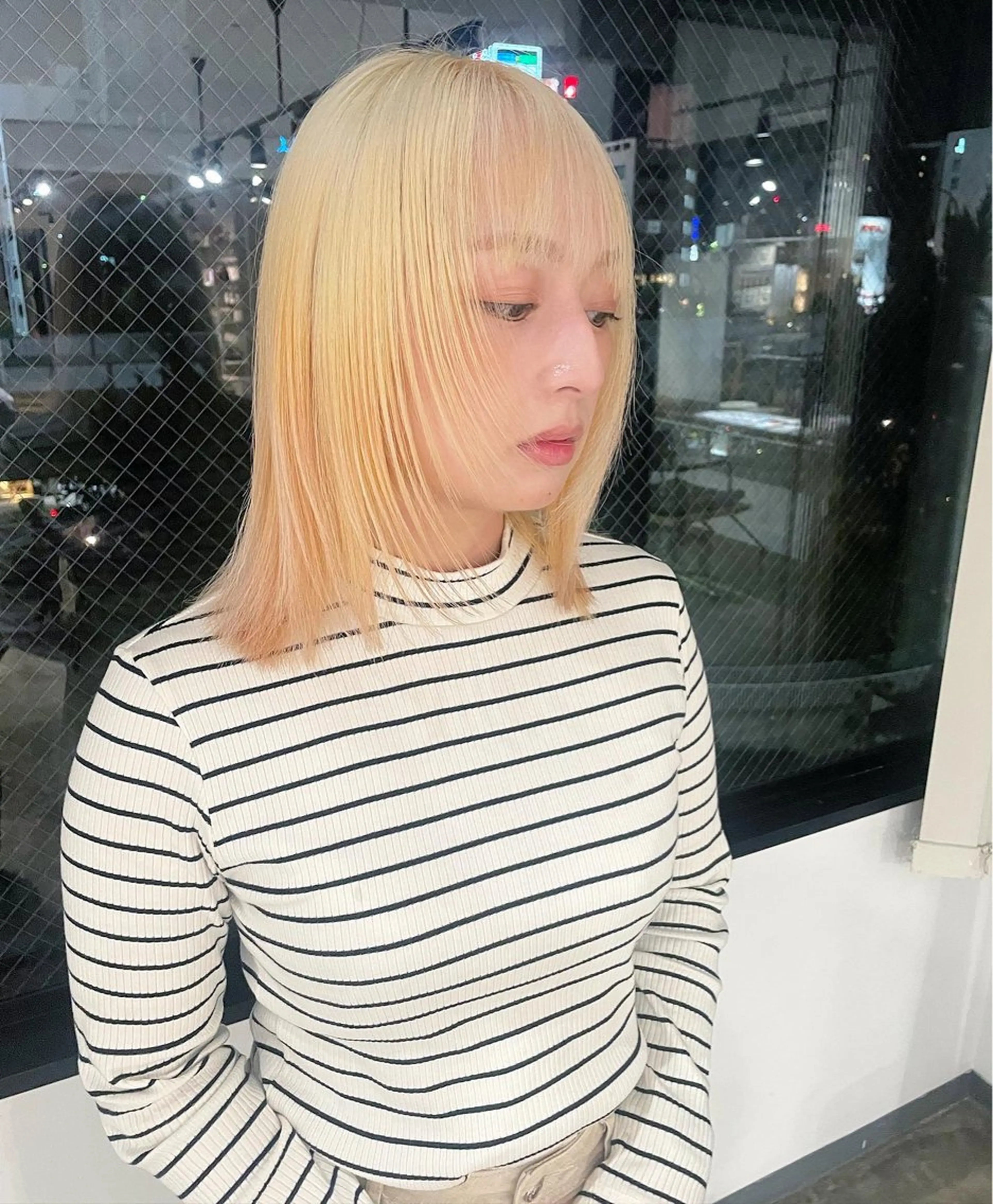 ミディアム カラー ブリーチ 抜きっぱなしブロンド ブロンド ヘアカラー トリートメント ハイトーン/レイヤー /ケアブリーチ石川治のヘアスタイル