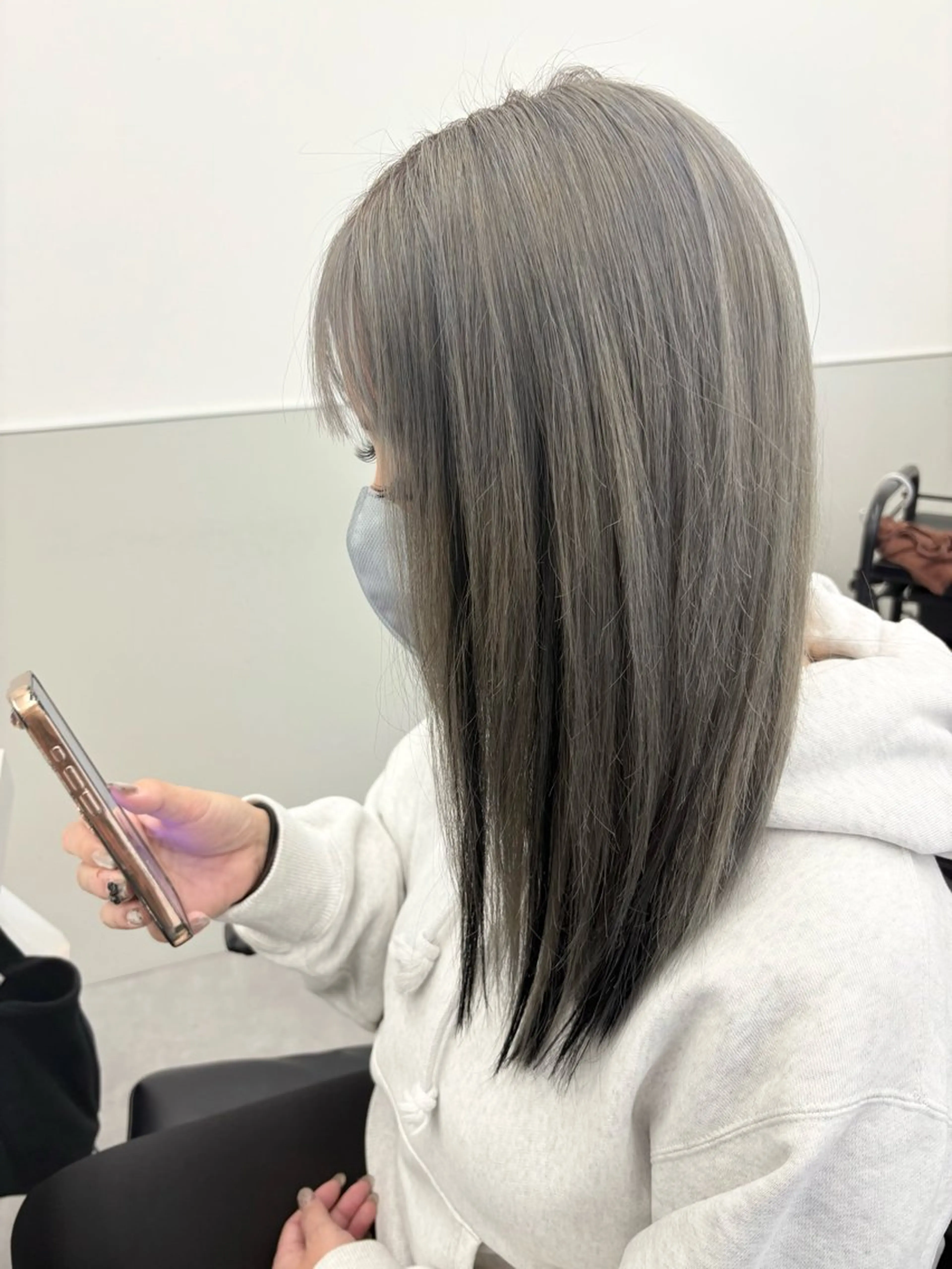 セミロング カラー エクステ ヘアカラー 天野 利咲のヘアスタイル