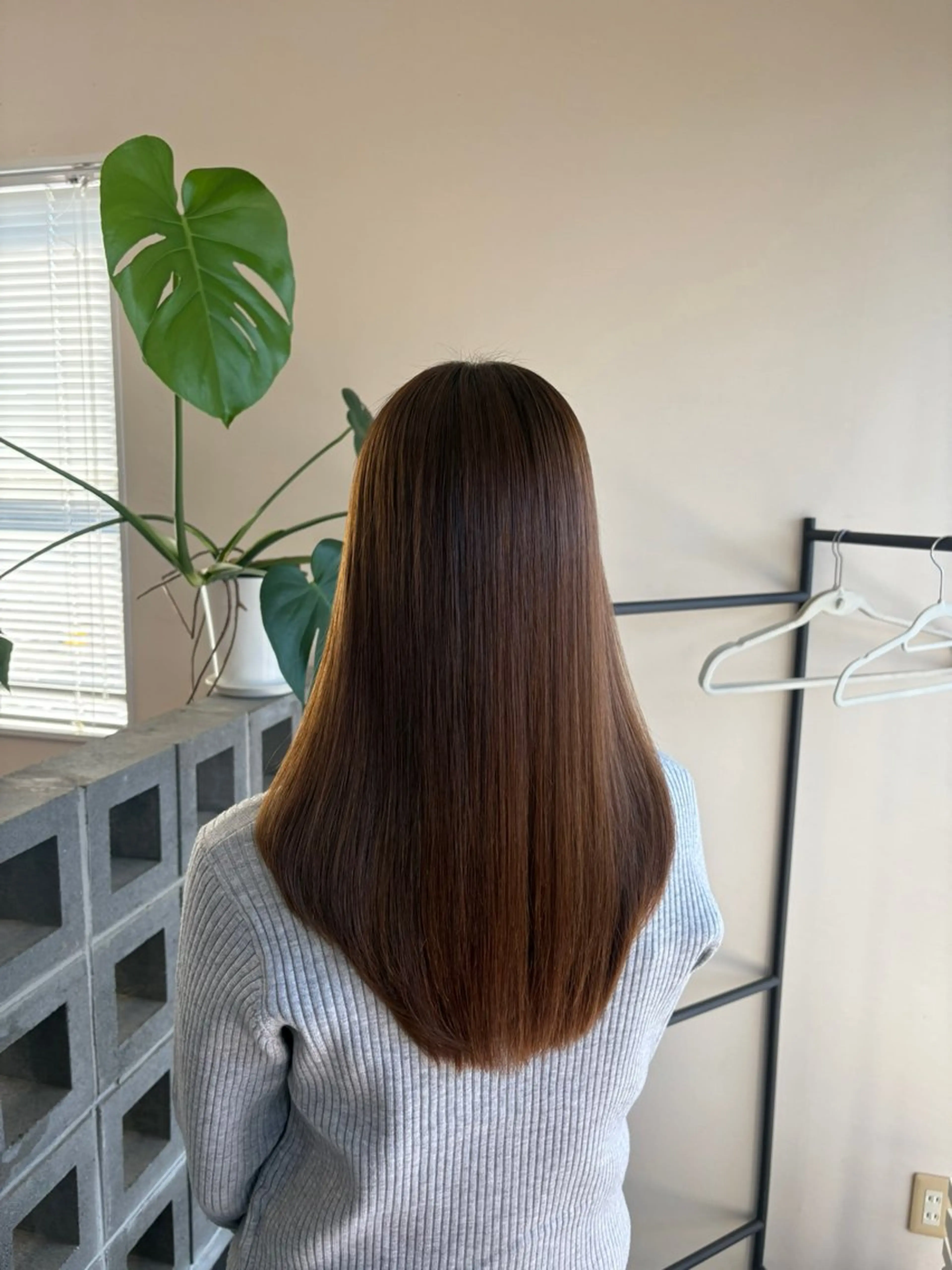 【平日限定】カット＋艶髪ストレートの写真