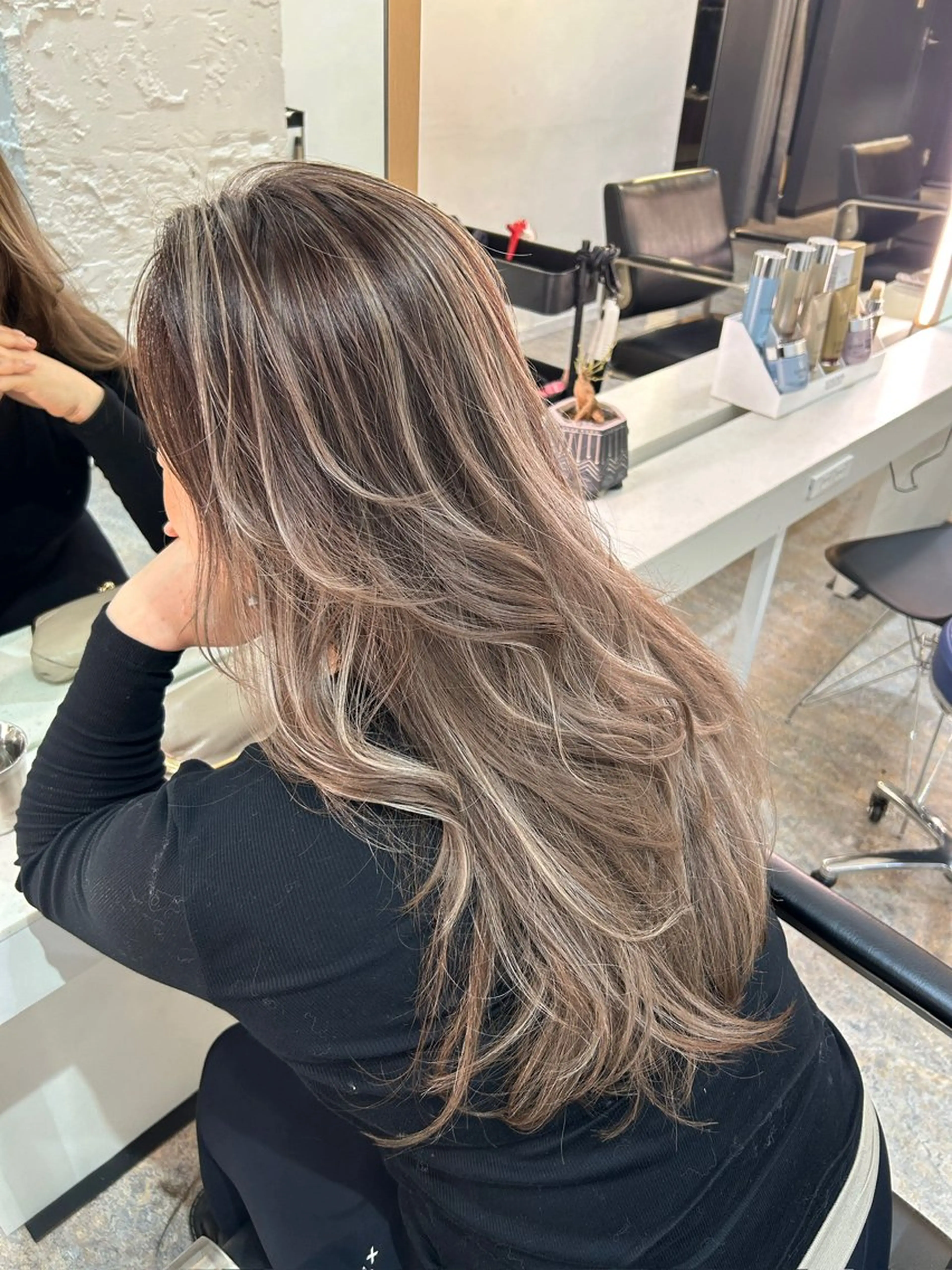 ロング カラー ベージュカラー カット ヘアカラー トリートメント レイヤーカット BLend 渋谷のヘアスタイル