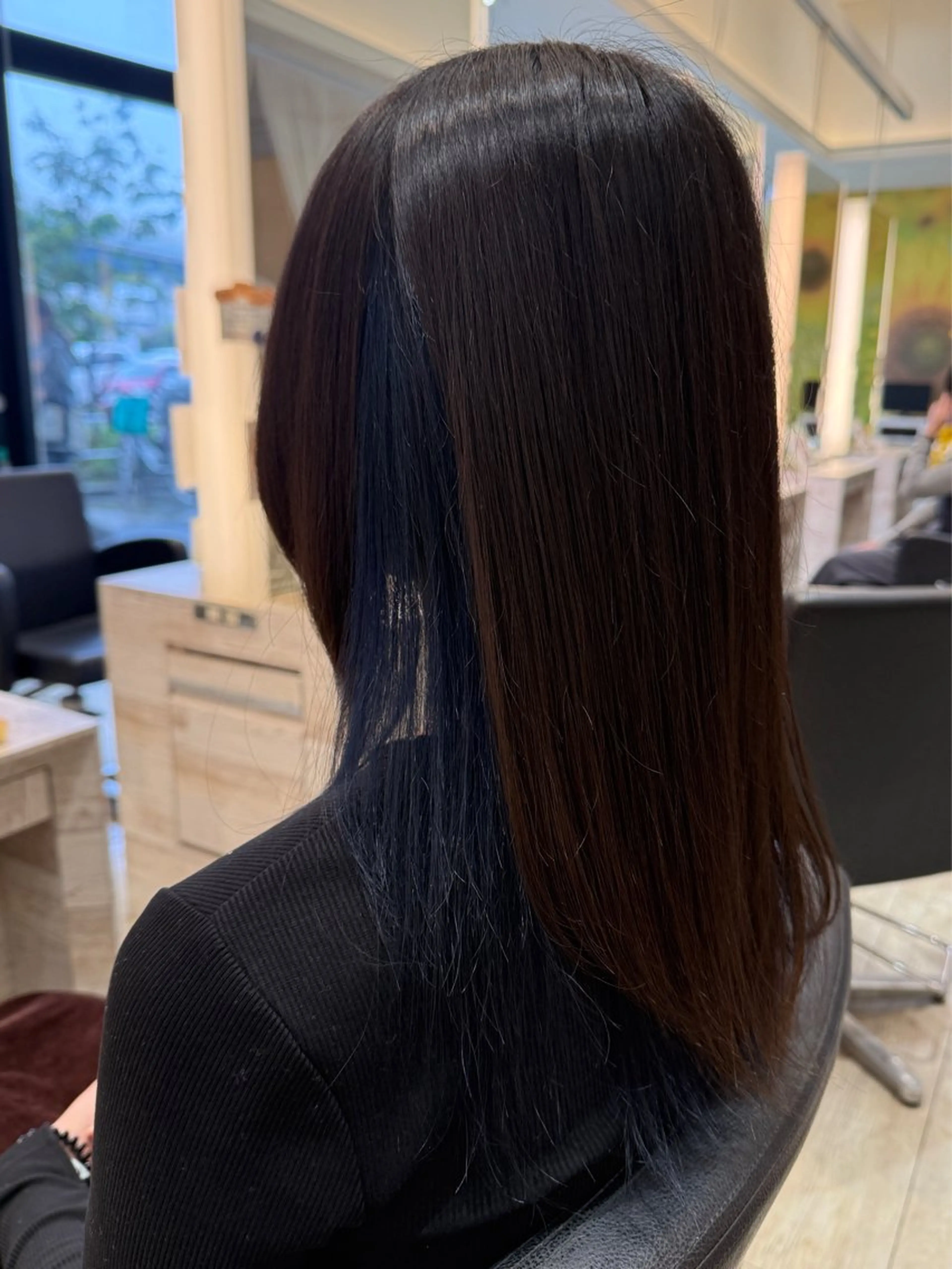 ミディアム カット ヘアカラー NYNY四條畷 嶌野衣純のヘアスタイル