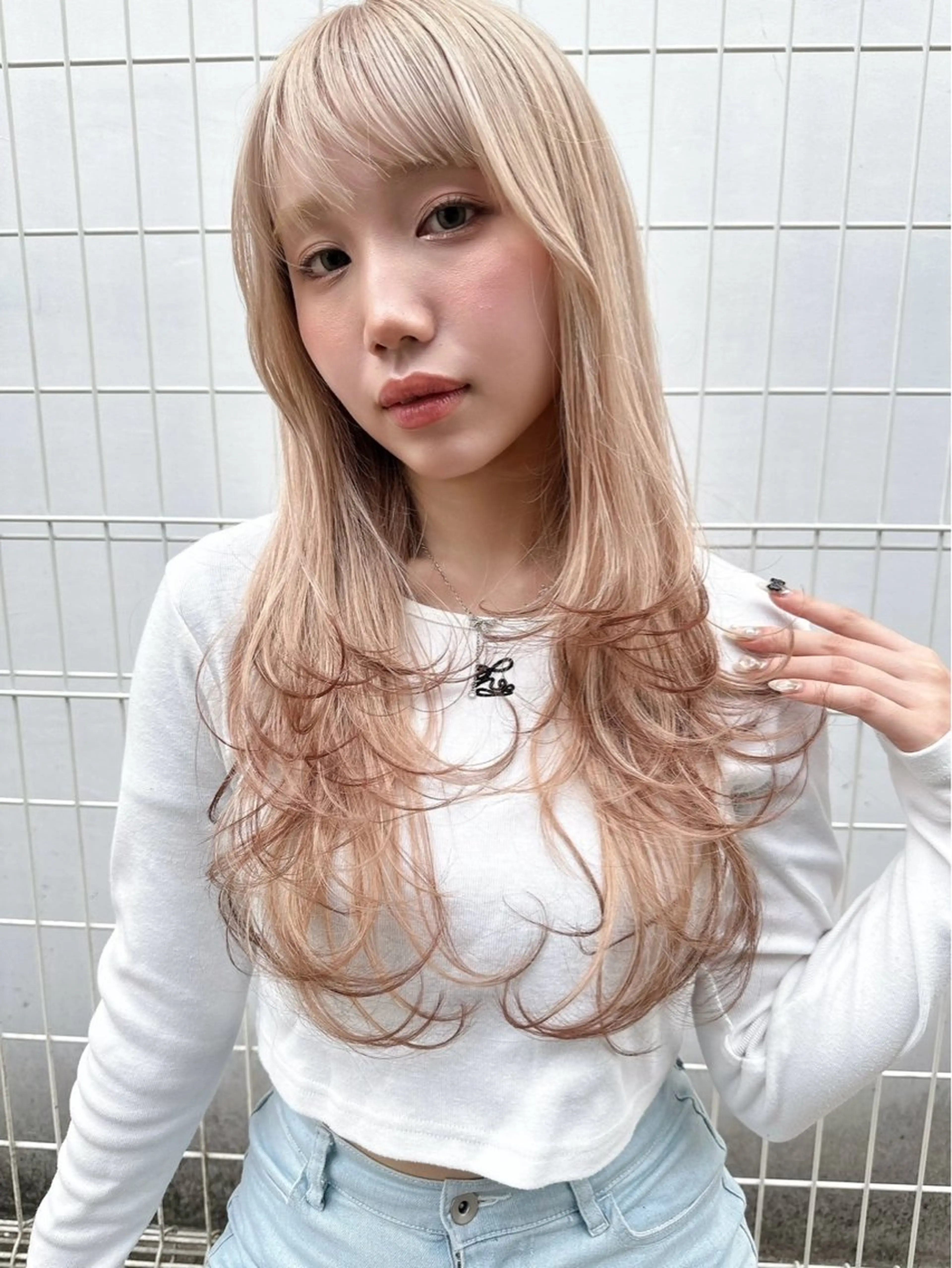 ロング カラー バレイヤージュ ブリーチ ブロンド ケアブリーチ ハイライトカラー ヘアカラー lani ブリーチ /ダブルカラーのヘアスタイル