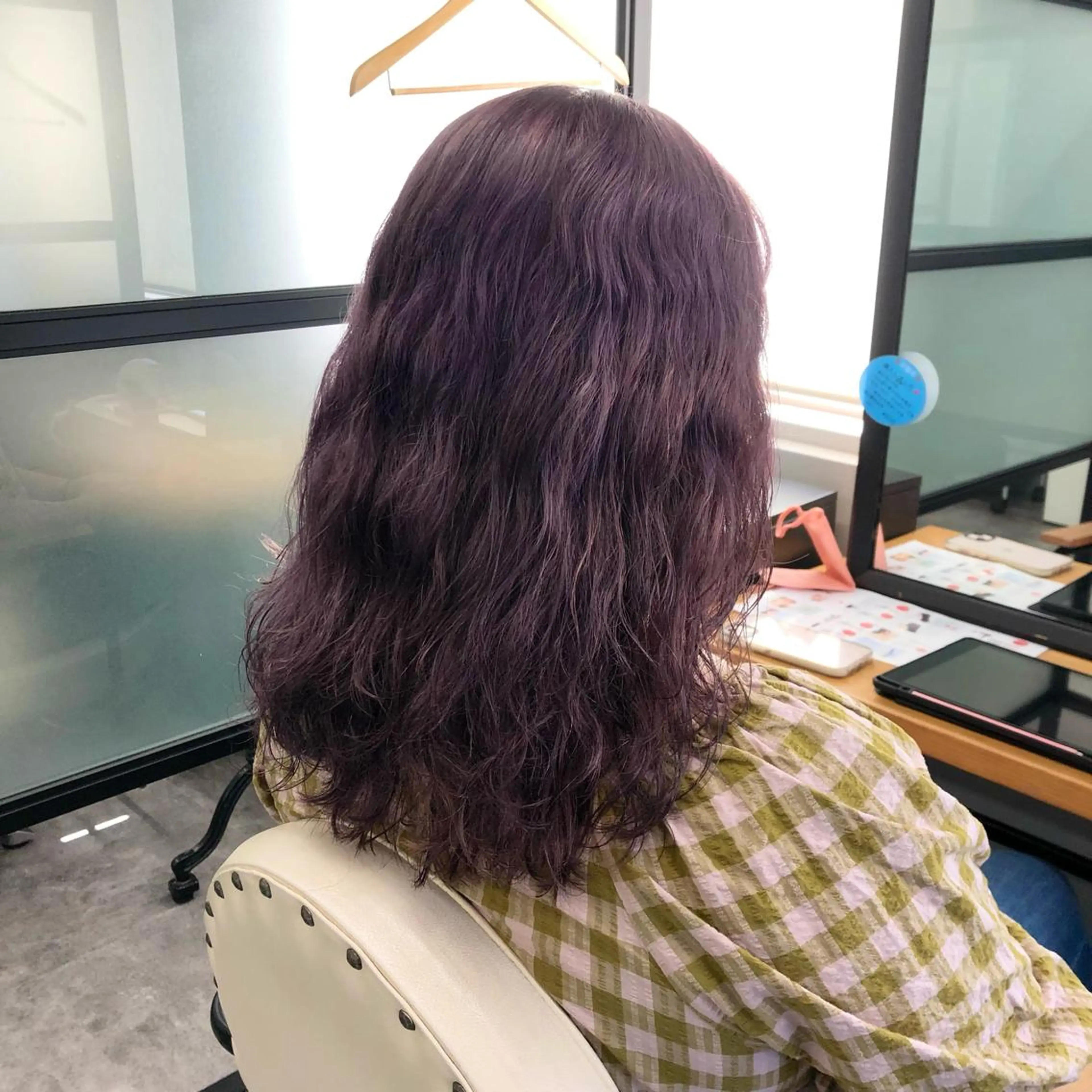 ロング カラー ヘアアレンジ アディクシーカラー アッシュ ベージュカラー 黒髪 ブリーチ カット ヘアカラー トリートメント ヘアセット JURI🤎 ワンカールレイヤーのヘアスタイル