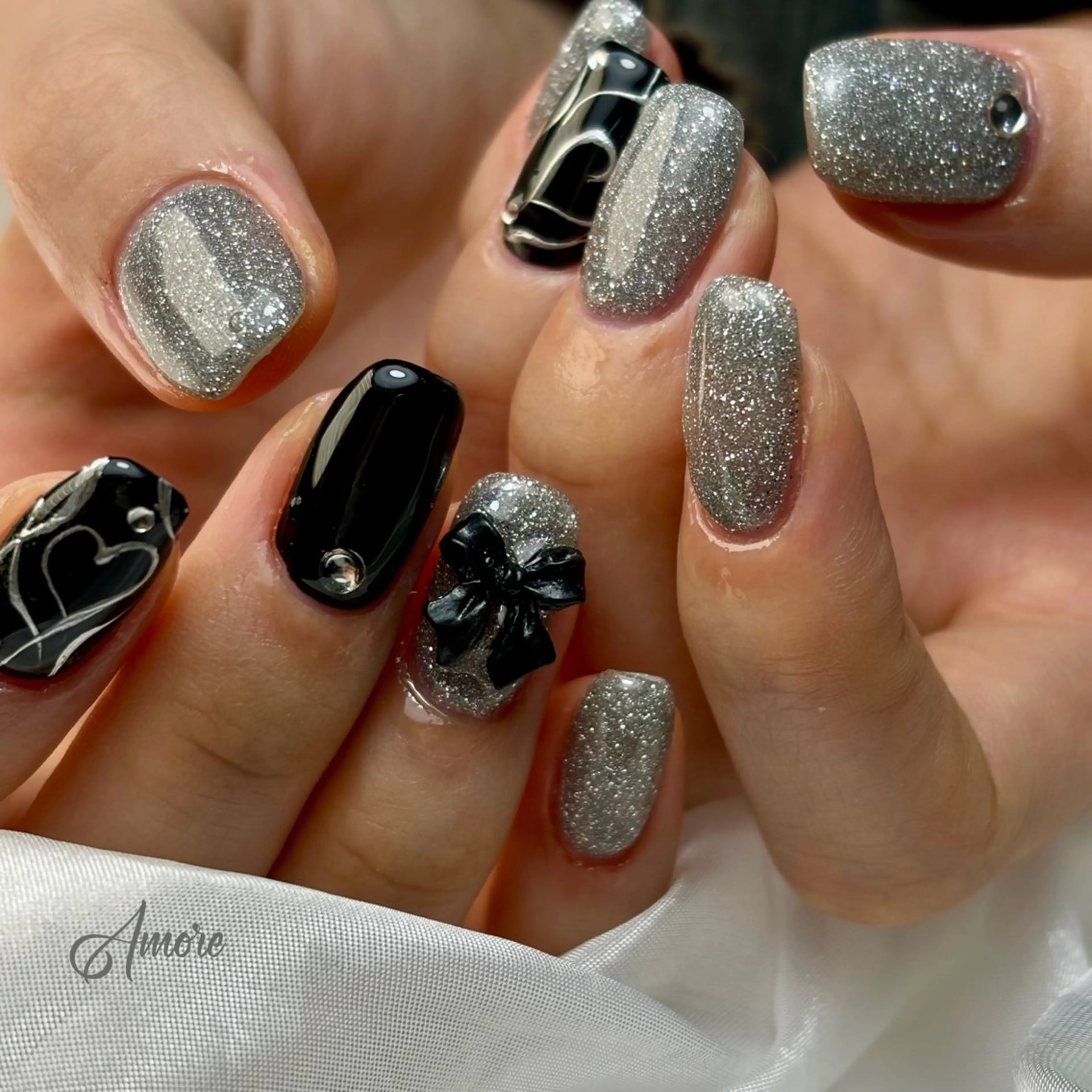 ネイル ジェルネイル キラキラネイル 韓国ネイル マグネットネイル パラジェル You kyehwaのネイルデザイン