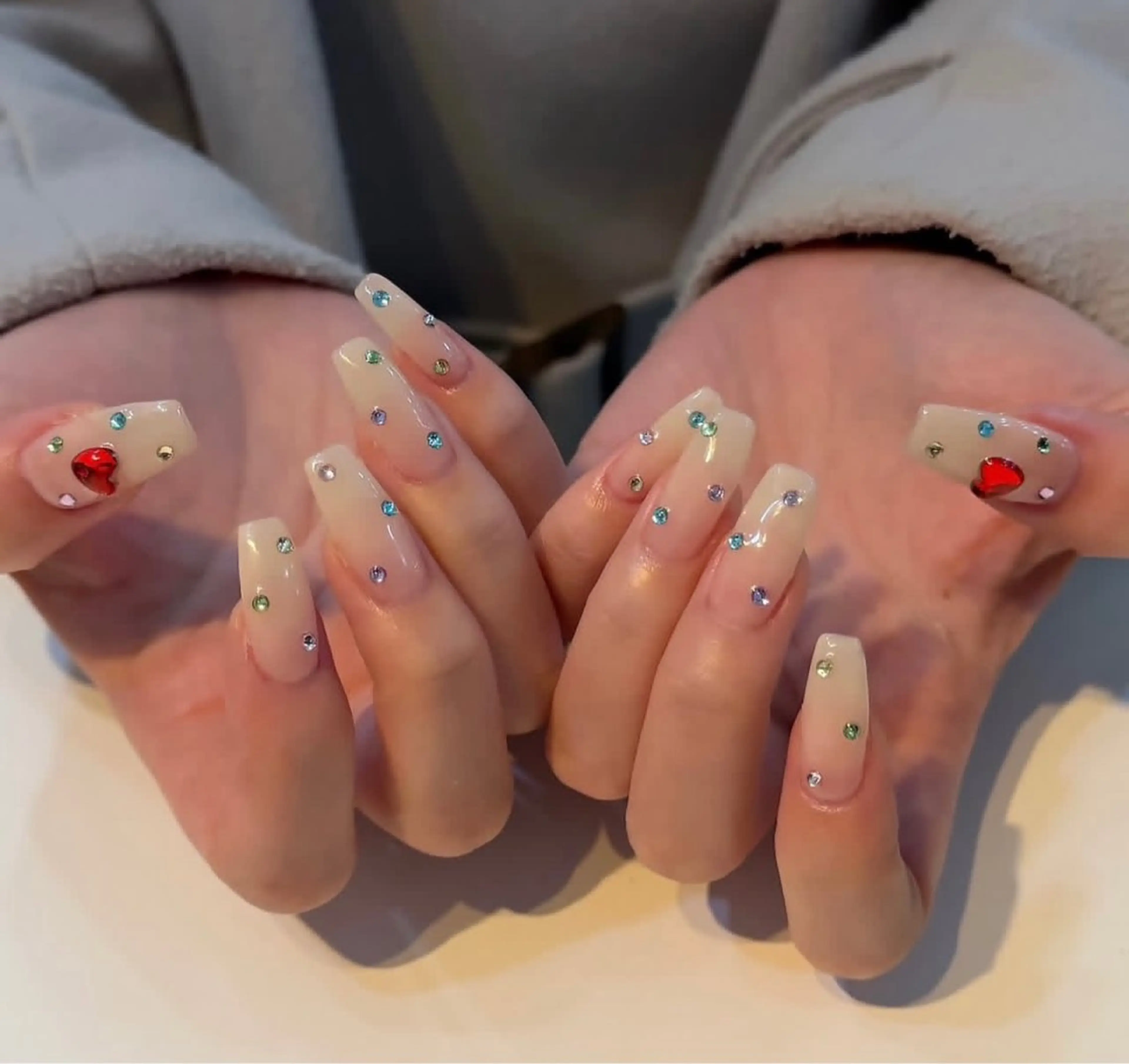 ネイル スカルプネイル ネイルチップ ハンドネイル NiJi Nailsのネイルデザイン
