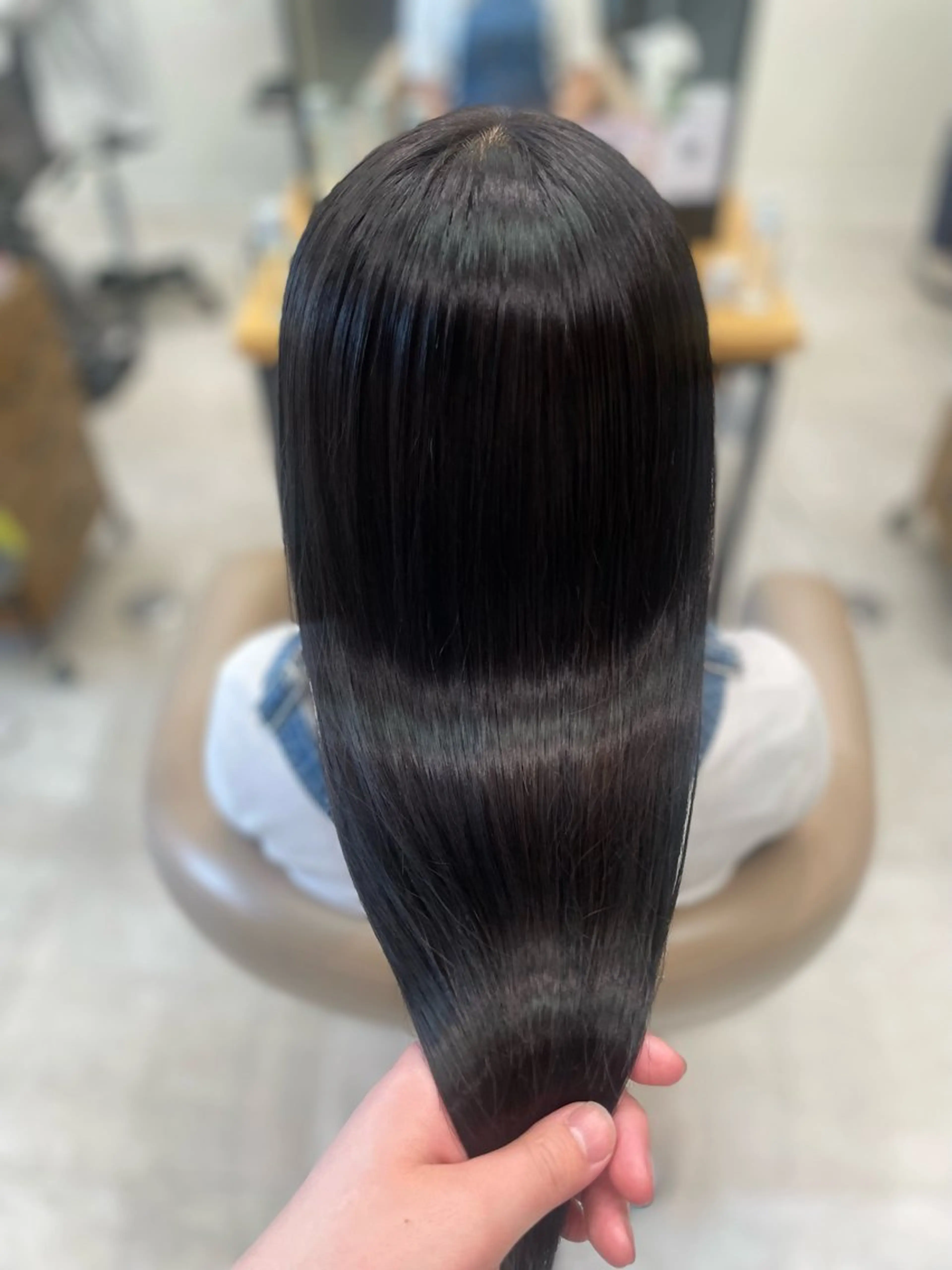 ロング カラー ベージュカラー ハイトーン/レイヤー 似合わせ・ユキノのヘアスタイル