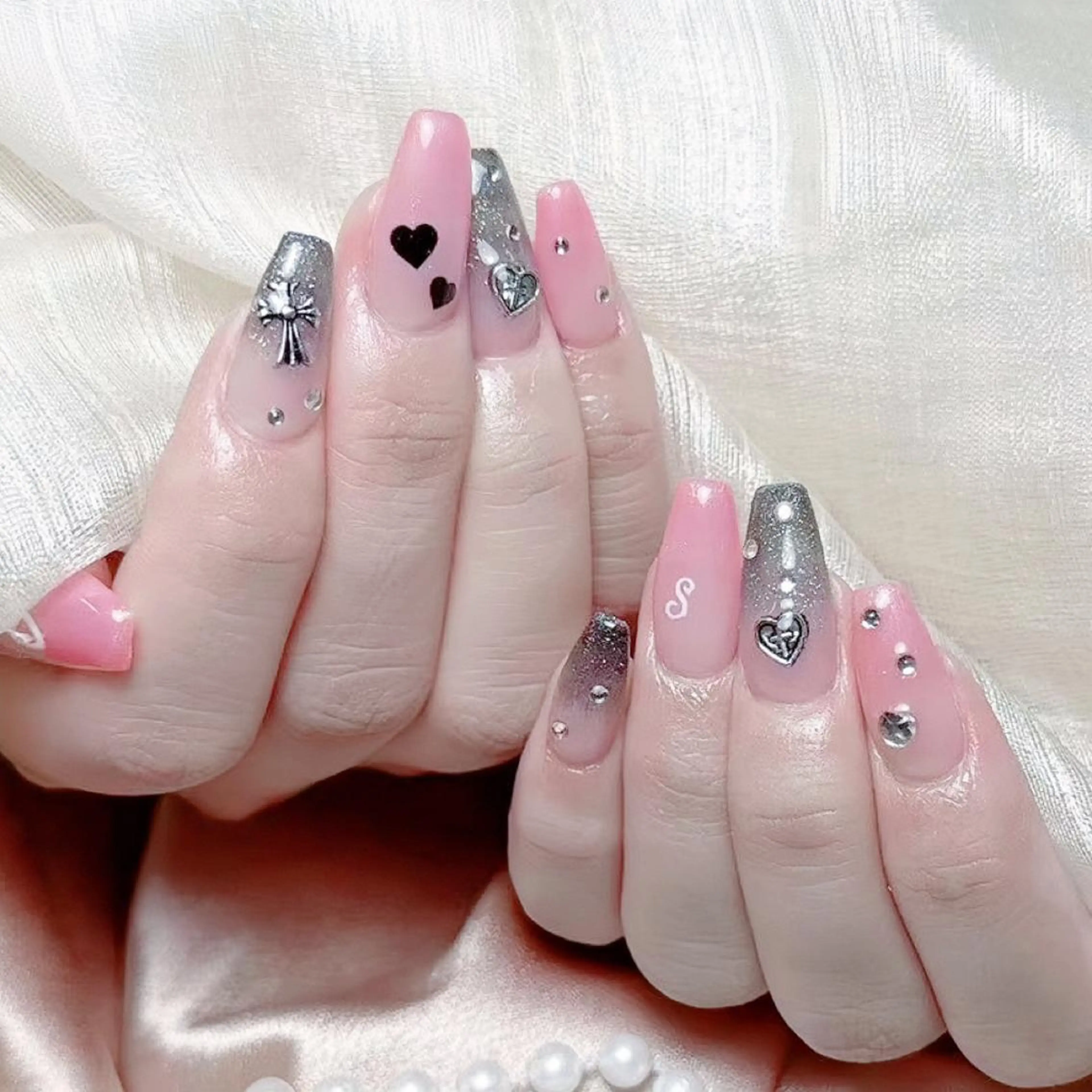 ネイル queens nailsalonのネイルデザイン