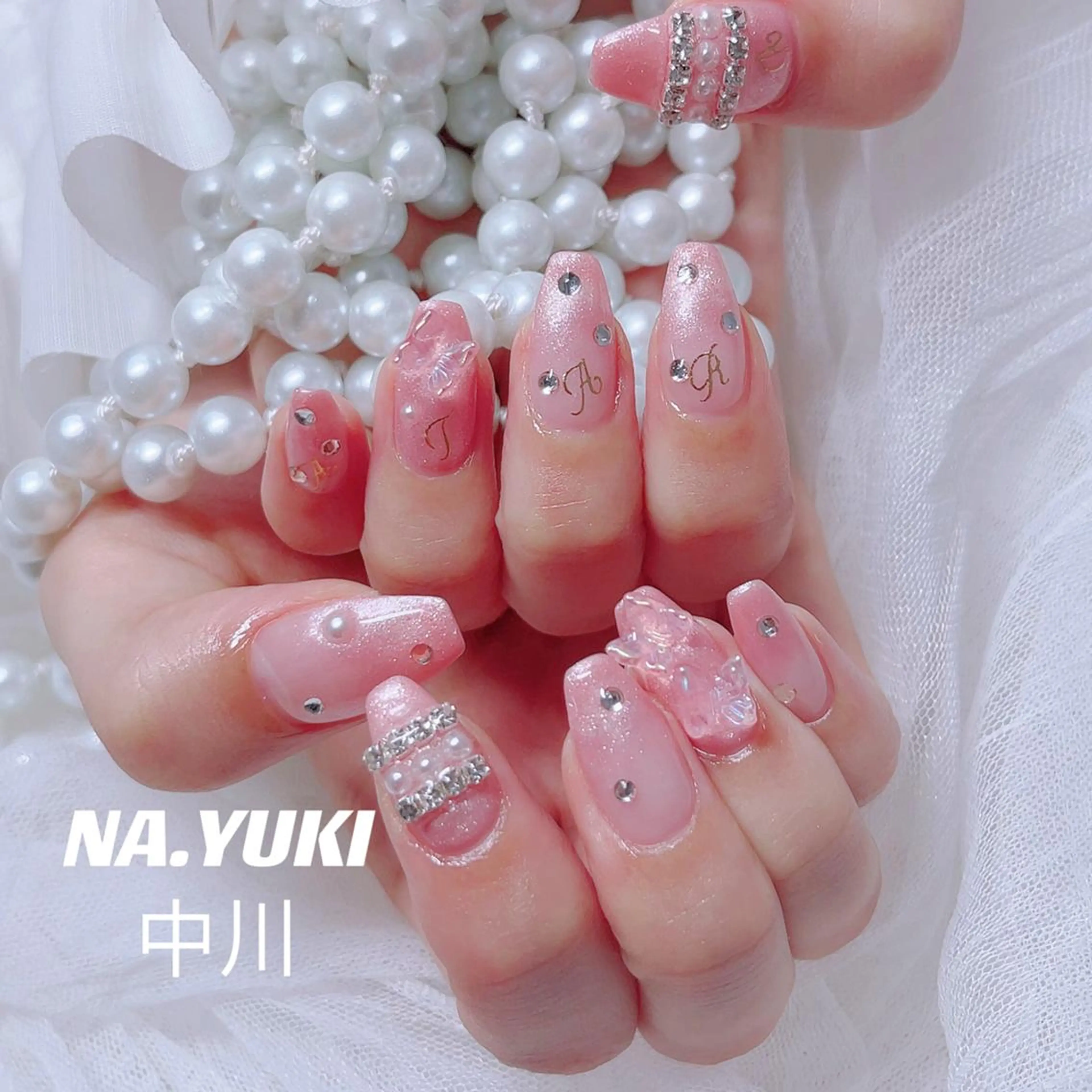 ネイル 🦋 Queenieのネイルデザイン