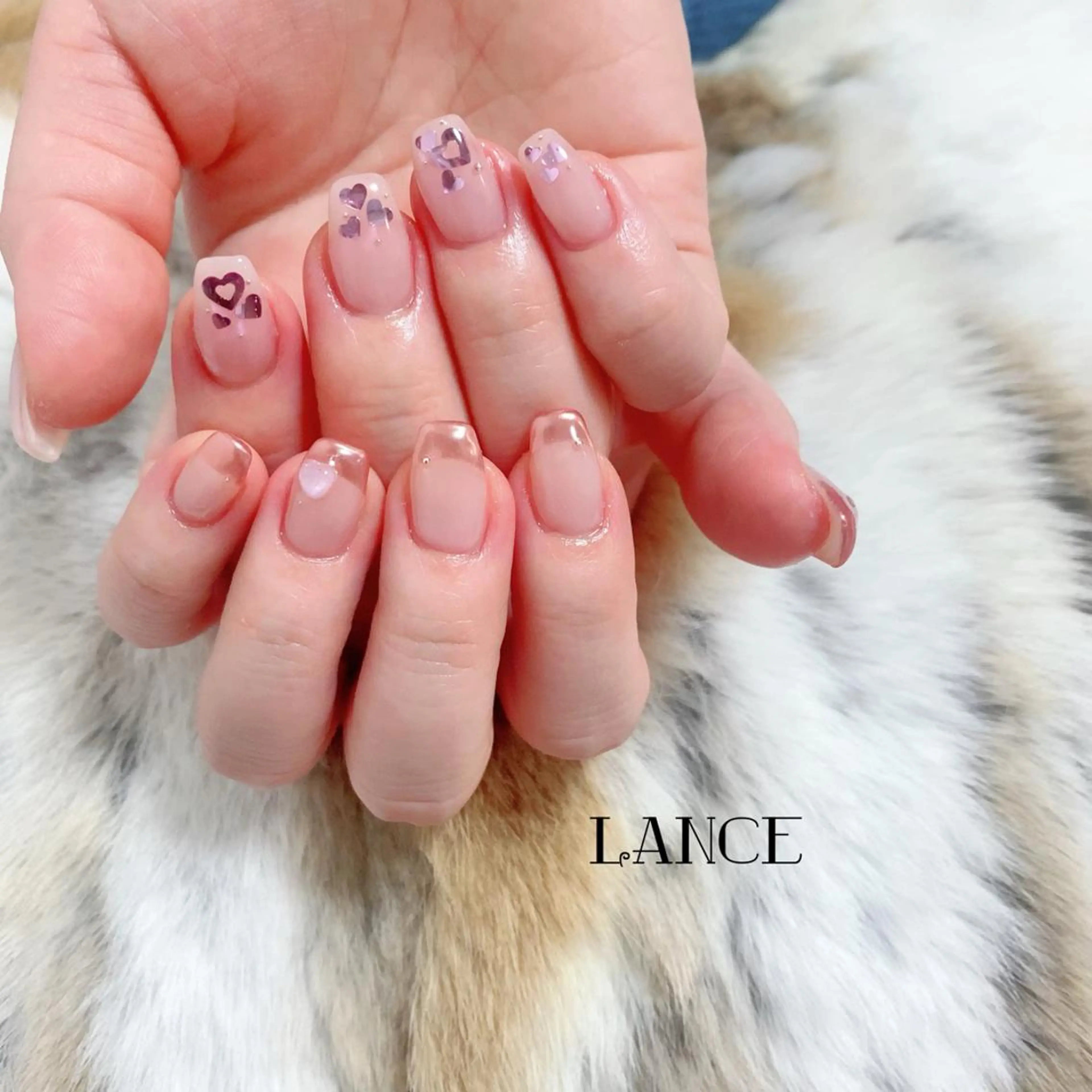 ミディアム ネイル オーロラネイル フレンチネイル キラキラネイル ワンホンネイル 冬ネイル Lance nailのネイルデザイン