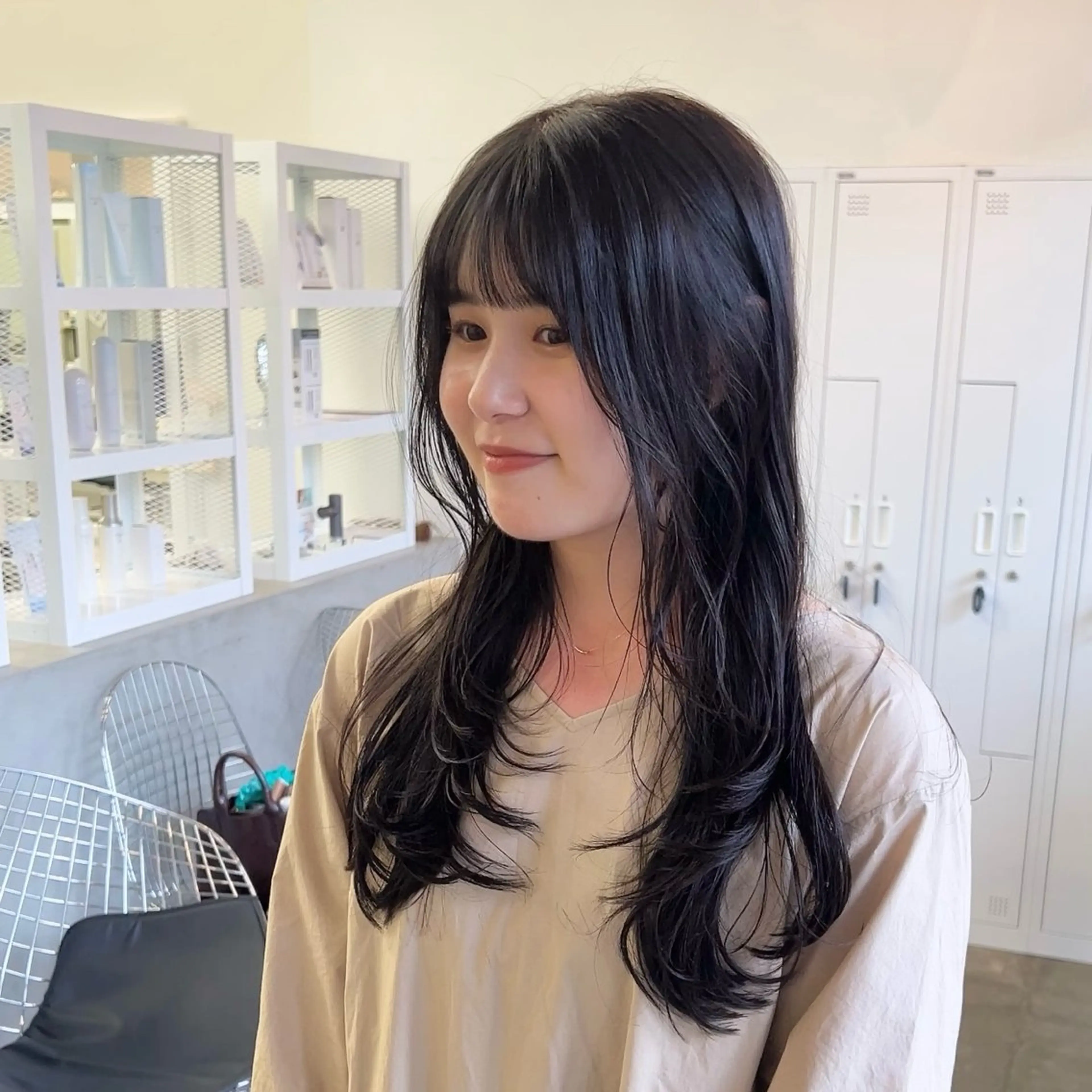 ロング 顔周りカット レイヤーカット ロング カット クロスパーマ× 透明感カラー✂︎のヘアスタイル