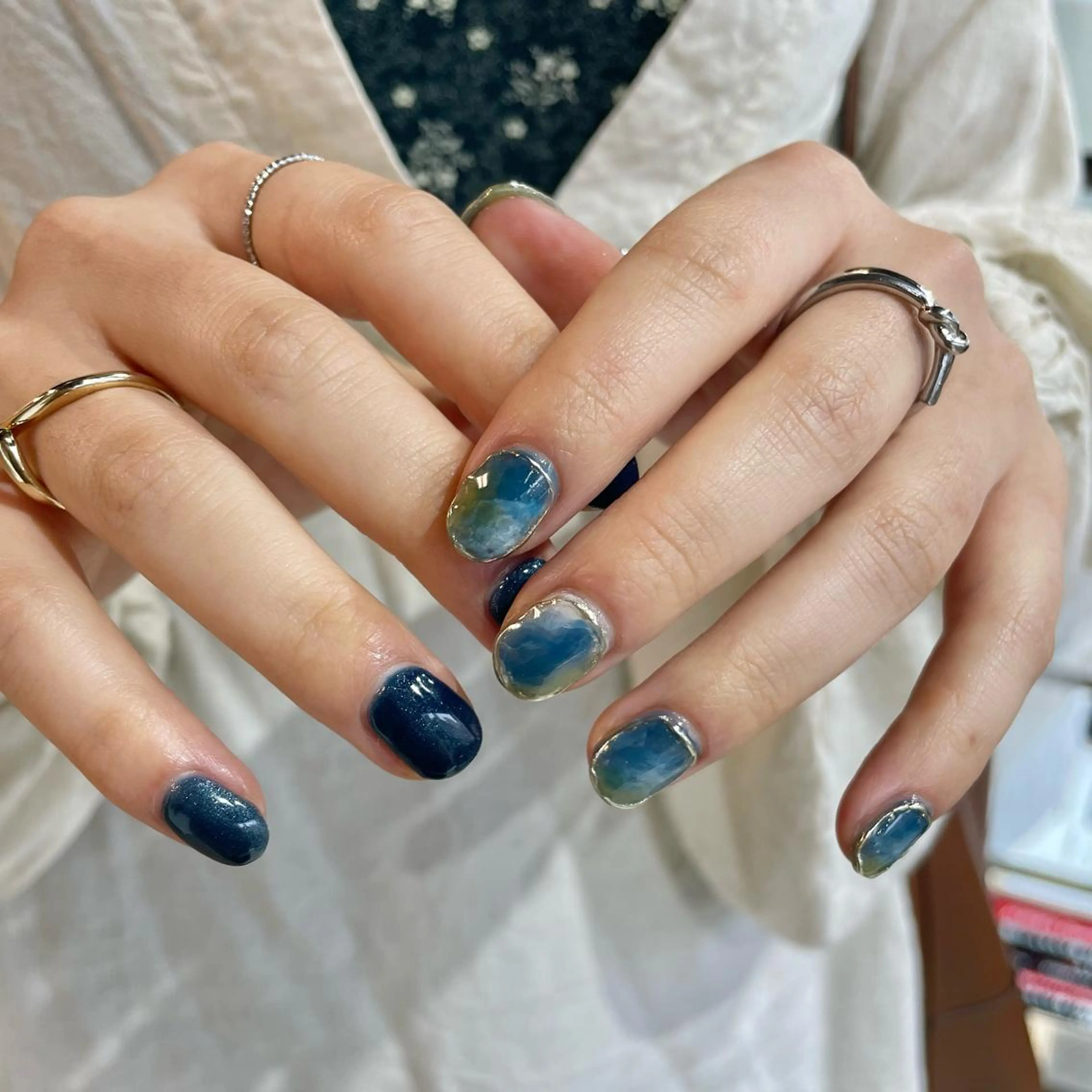 ネイル ブルー ジェルネイル 韓国ネイル ネイビー ワンカラーネイル パーマ　ネイル /コトミ🐸のネイルデザイン