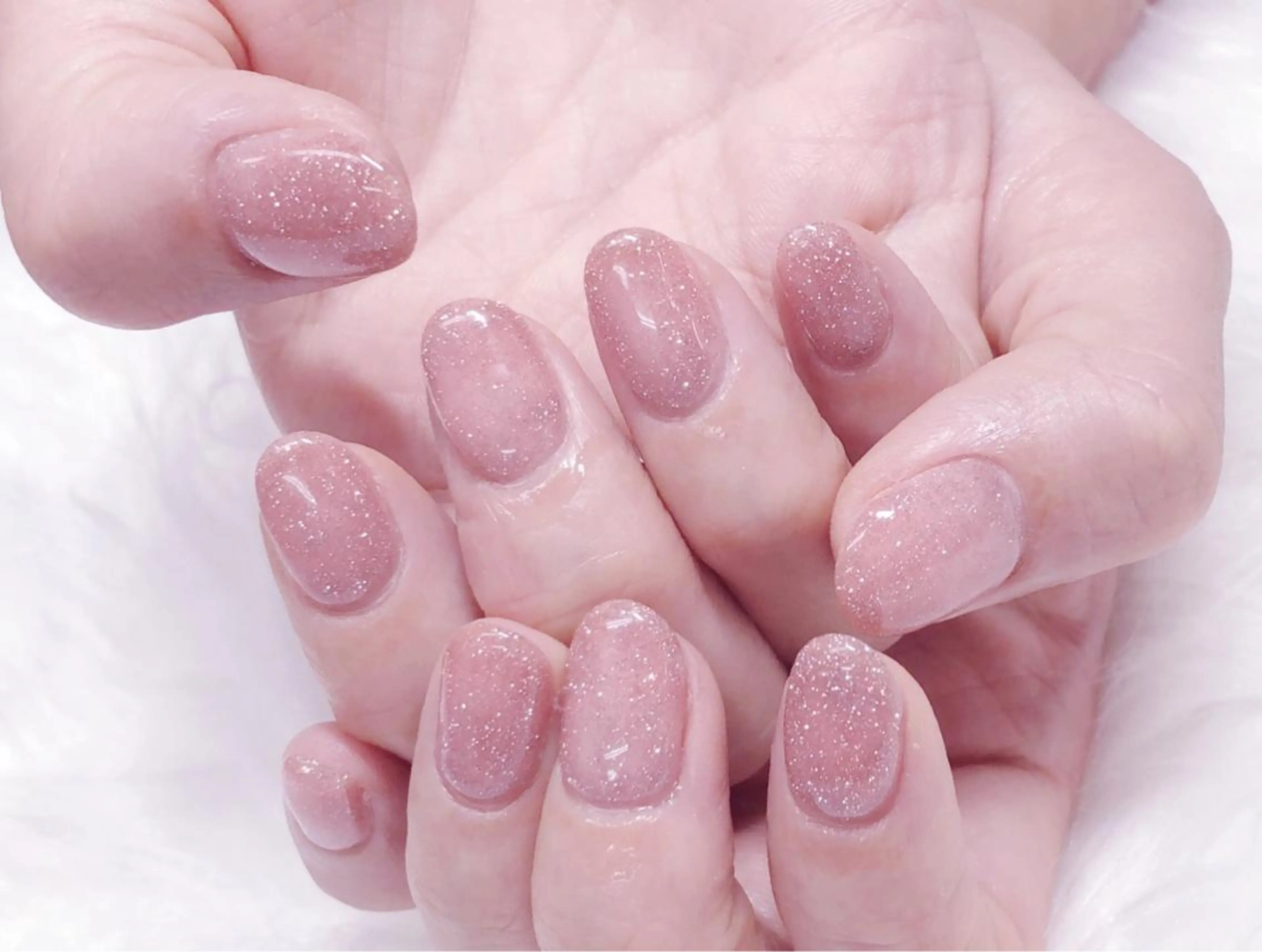 ショート MoonNail ユリ🌸のネイルデザイン