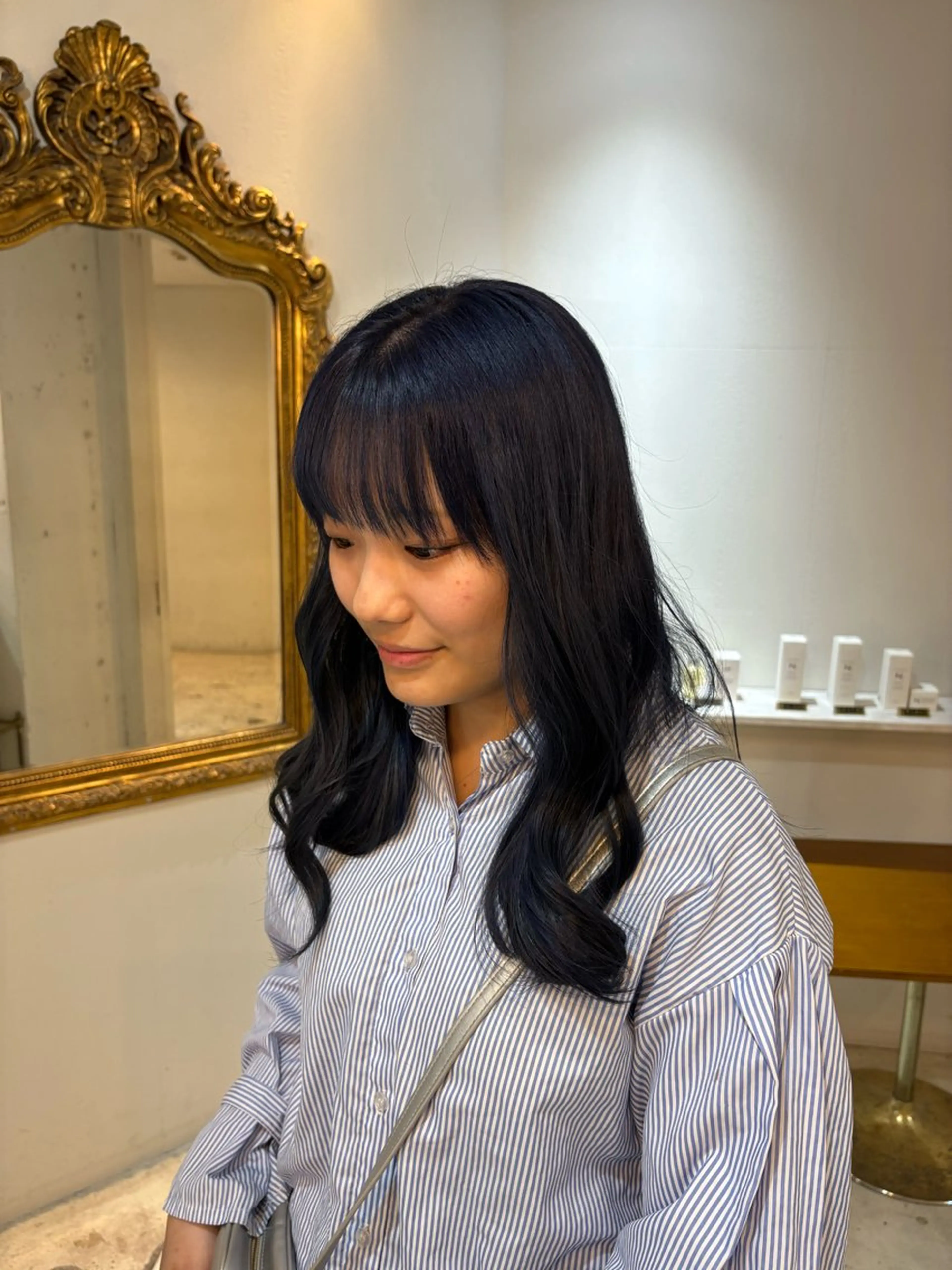 セミロング 🩶ハイトーン🖤 URARAのヘアスタイル