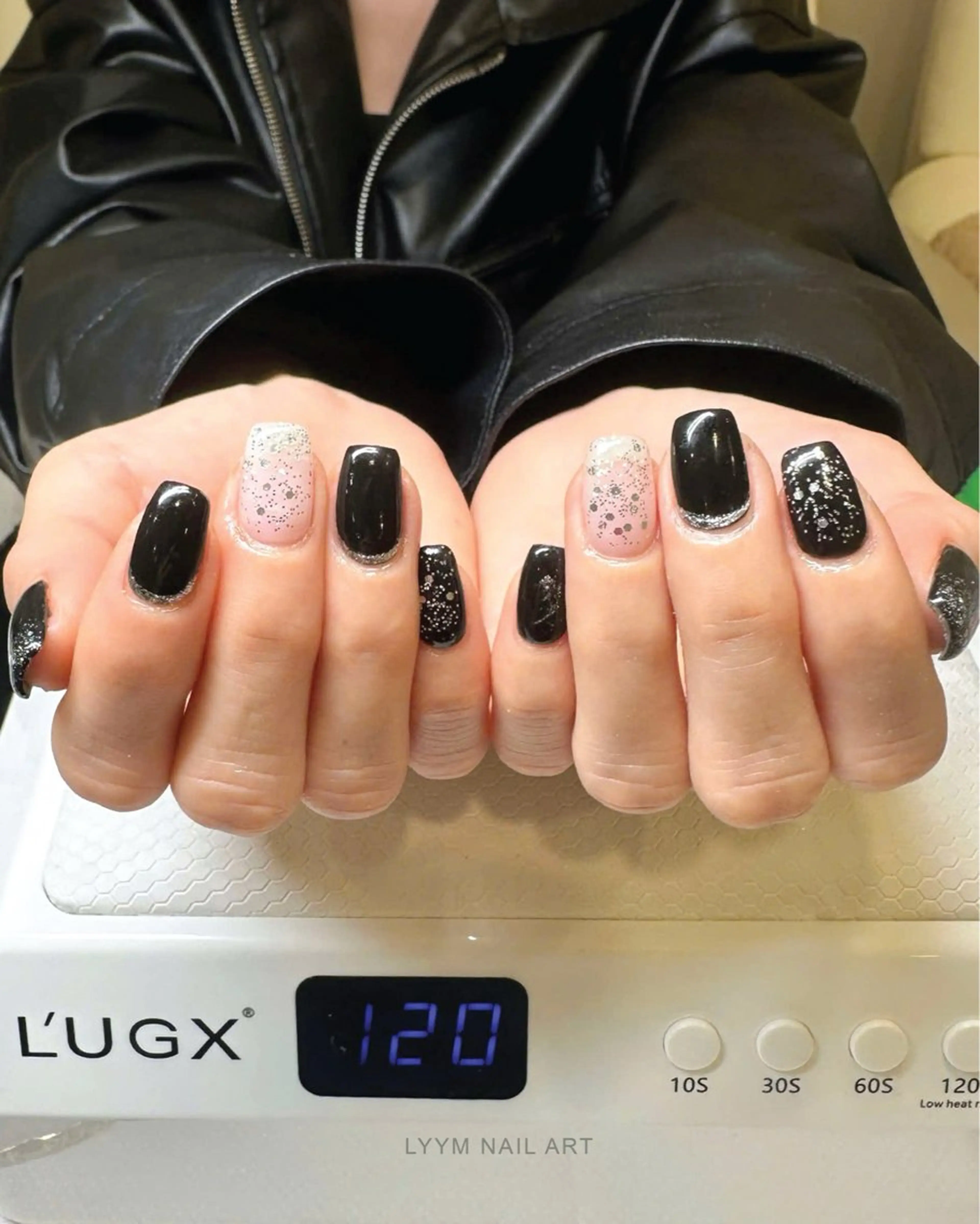 ネイル ジェルネイル グラデーション キラキラネイル 韓国ネイル ラメ(グリッター) ハンドネイル LYYM Salonのネイルデザイン