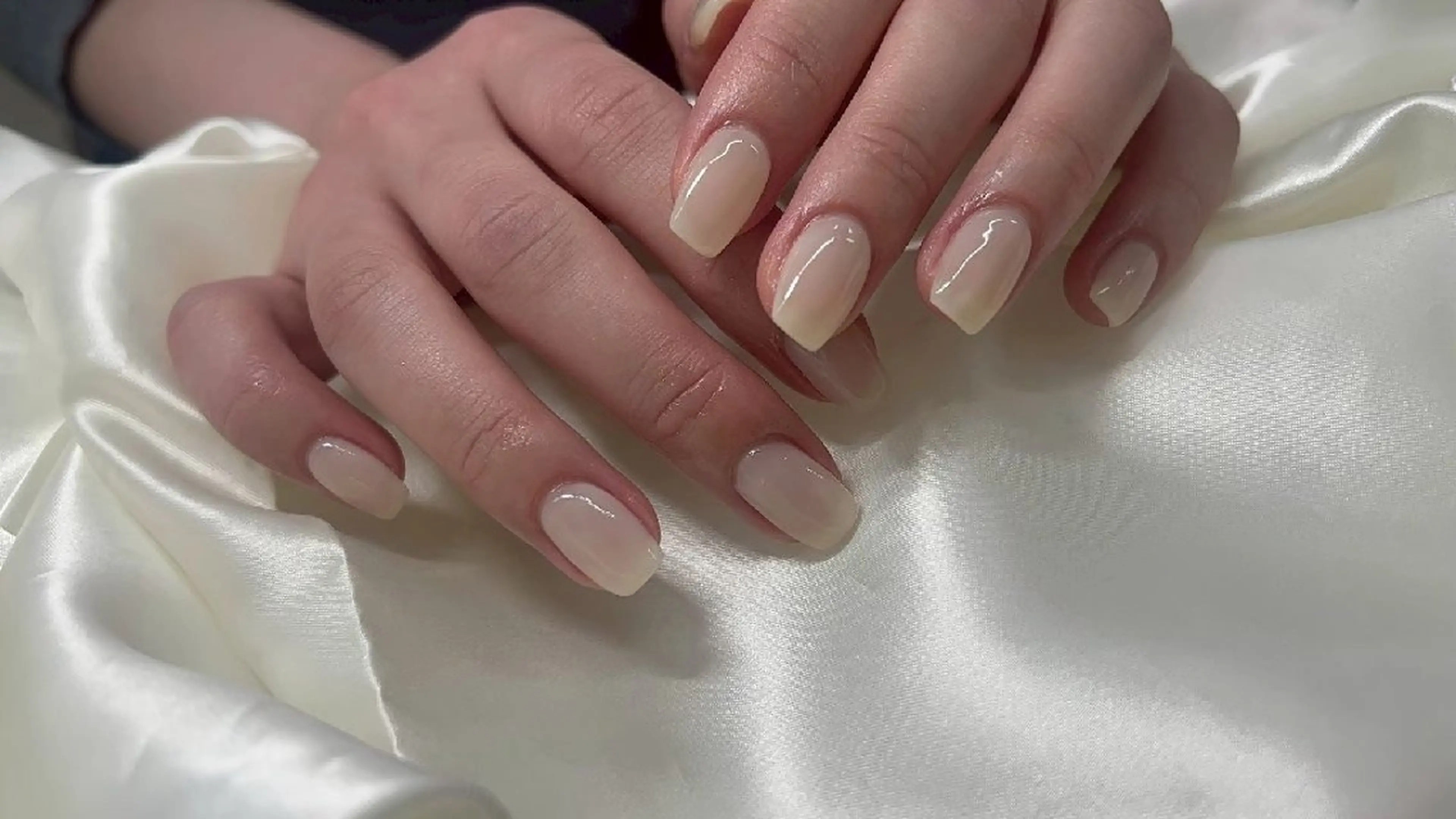 ネイル オフィスネイル ワンカラーネイル シンプルネイル 春ネイル ハンドネイル Moana Shioriのネイルデザイン