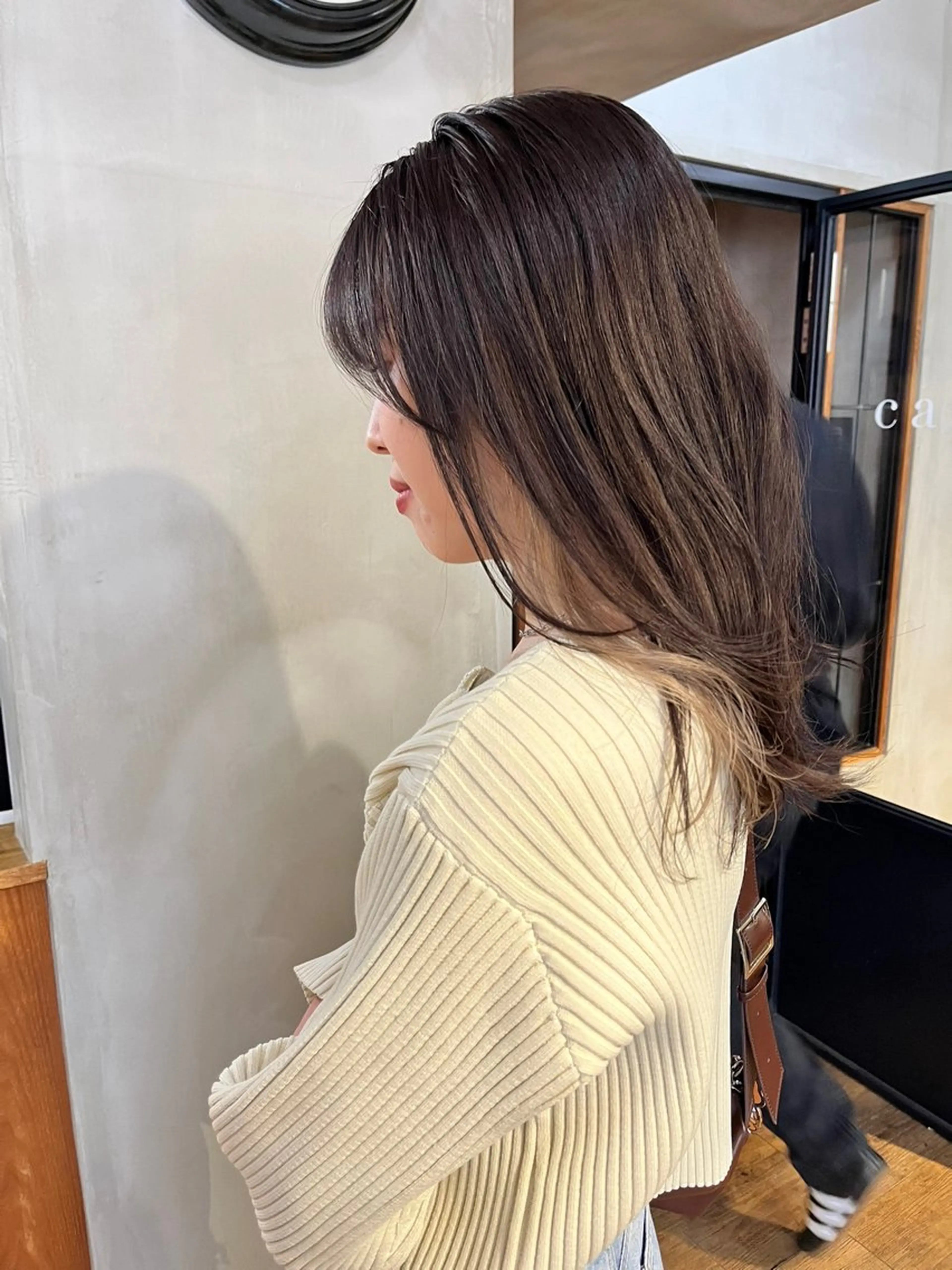 セミロング カラー 黒髪 ブリーチ ケアブリーチ デザインカラー イヤリングカラー カット ヘアカラー 薬院:今泉/上川美幸 小顔ボブ/暗髪カラーのヘアスタイル