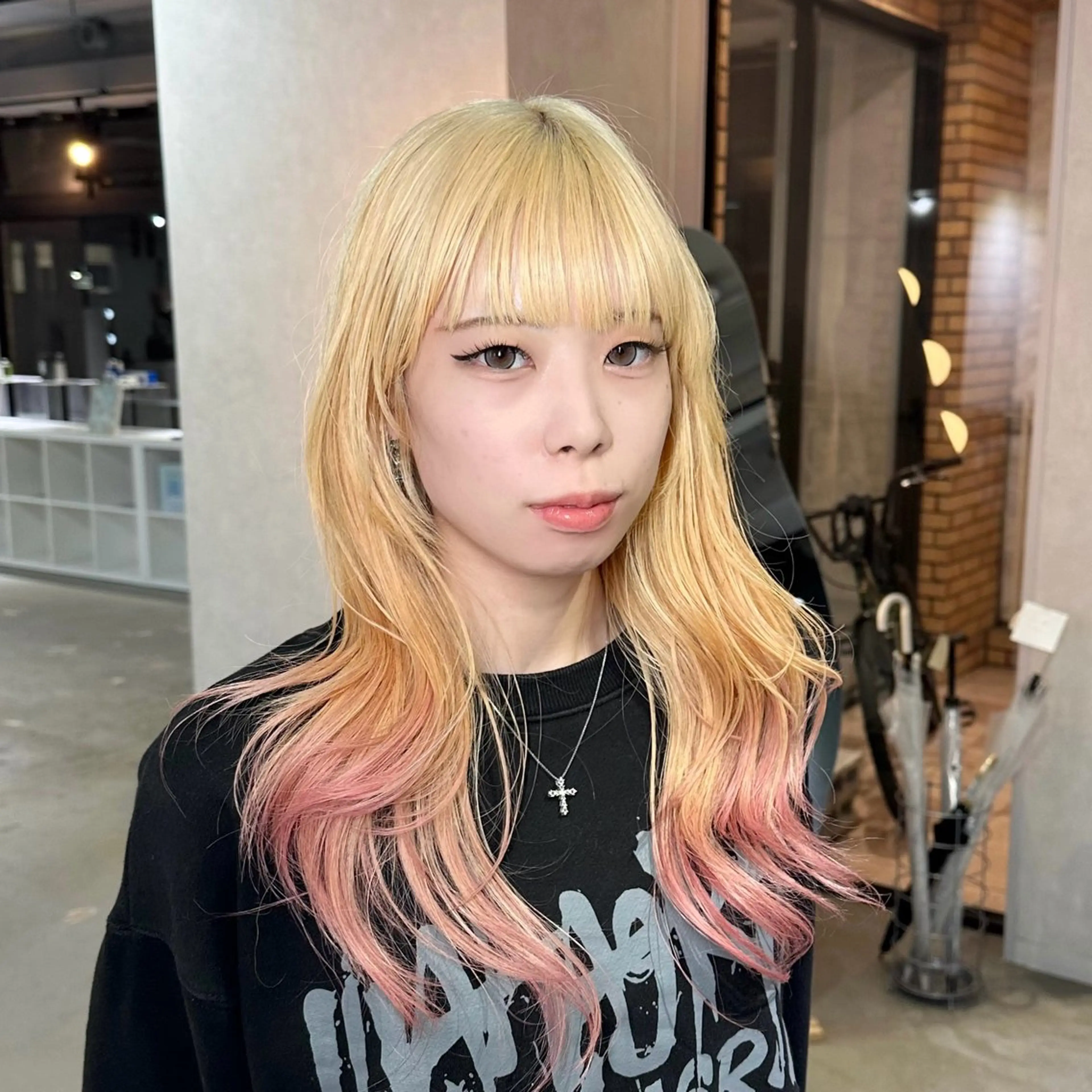 セミロング ケアカラー ボブ 髪質改善 レイヤーカット トリートメント カット ヘアカラー トリートメント 韓国レイヤ ー支持No.1renのヘアスタイル