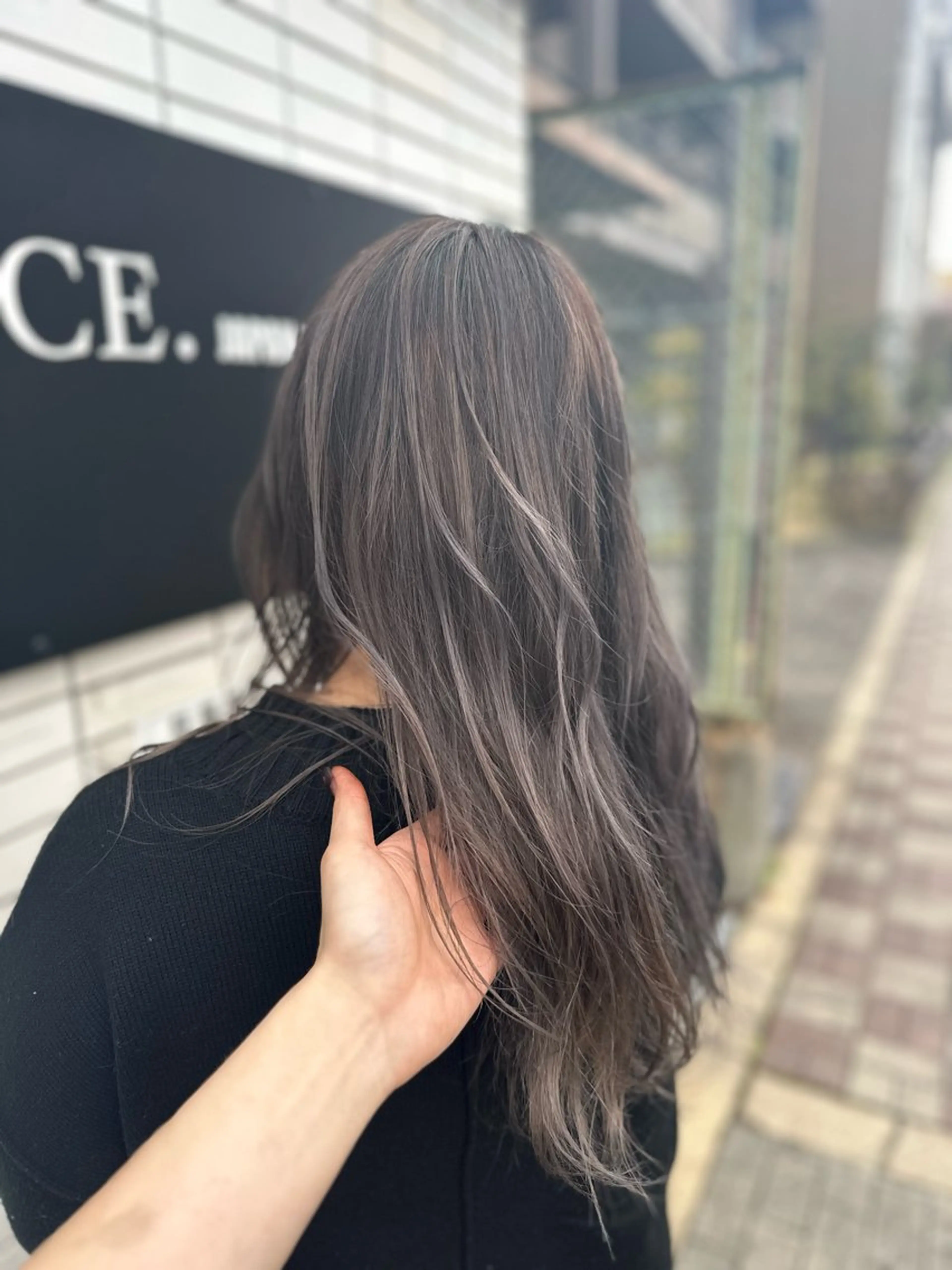 ロング レイヤーカット カット ヘアカラー 巻ける髪質改善🫧ハ イライト/永田汰伊智のヘアスタイル