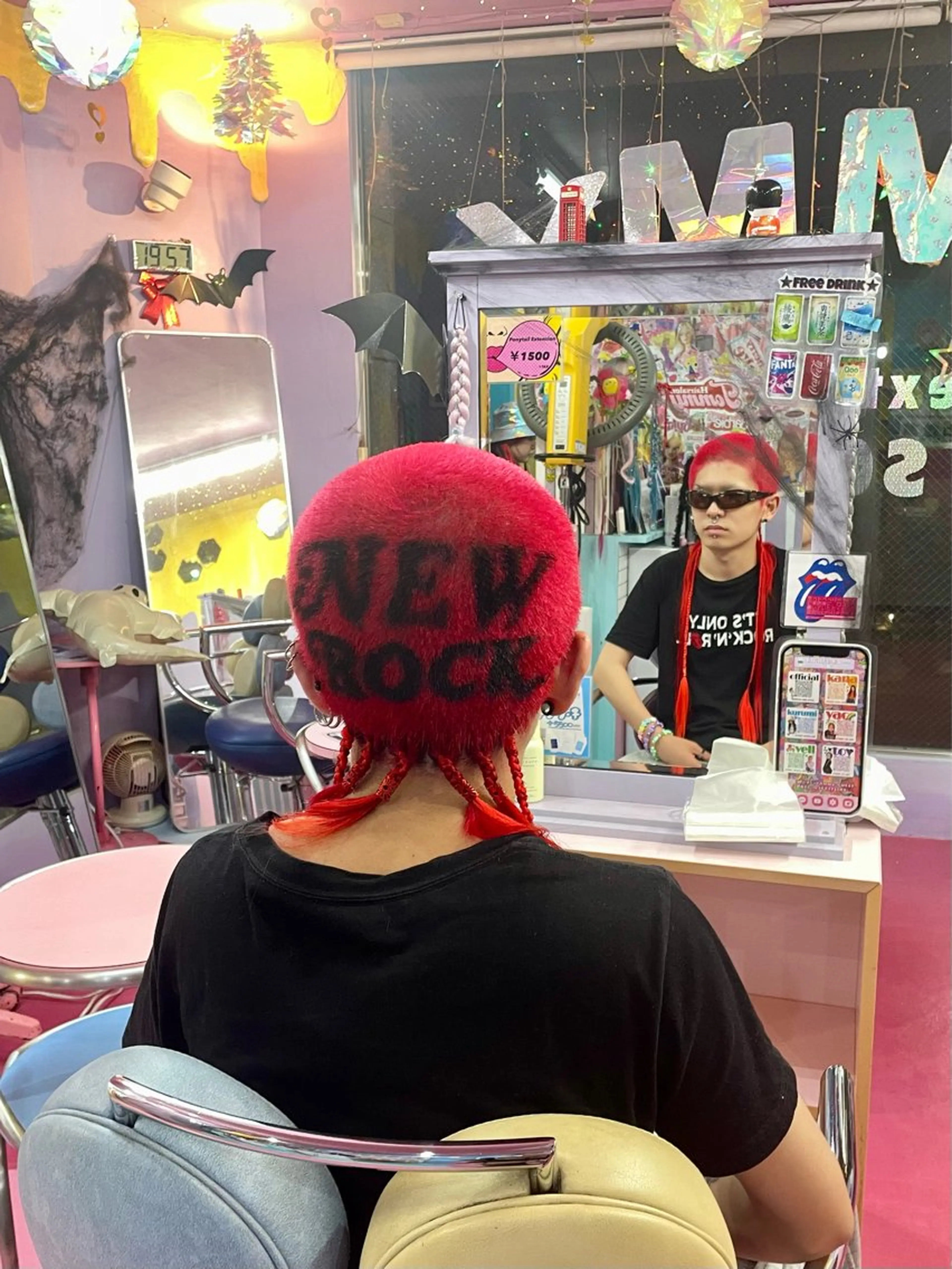 ショート カラー メンズ カット ヘアカラー 👽KINA👽 派手髪🦖💖✨のヘアスタイル
