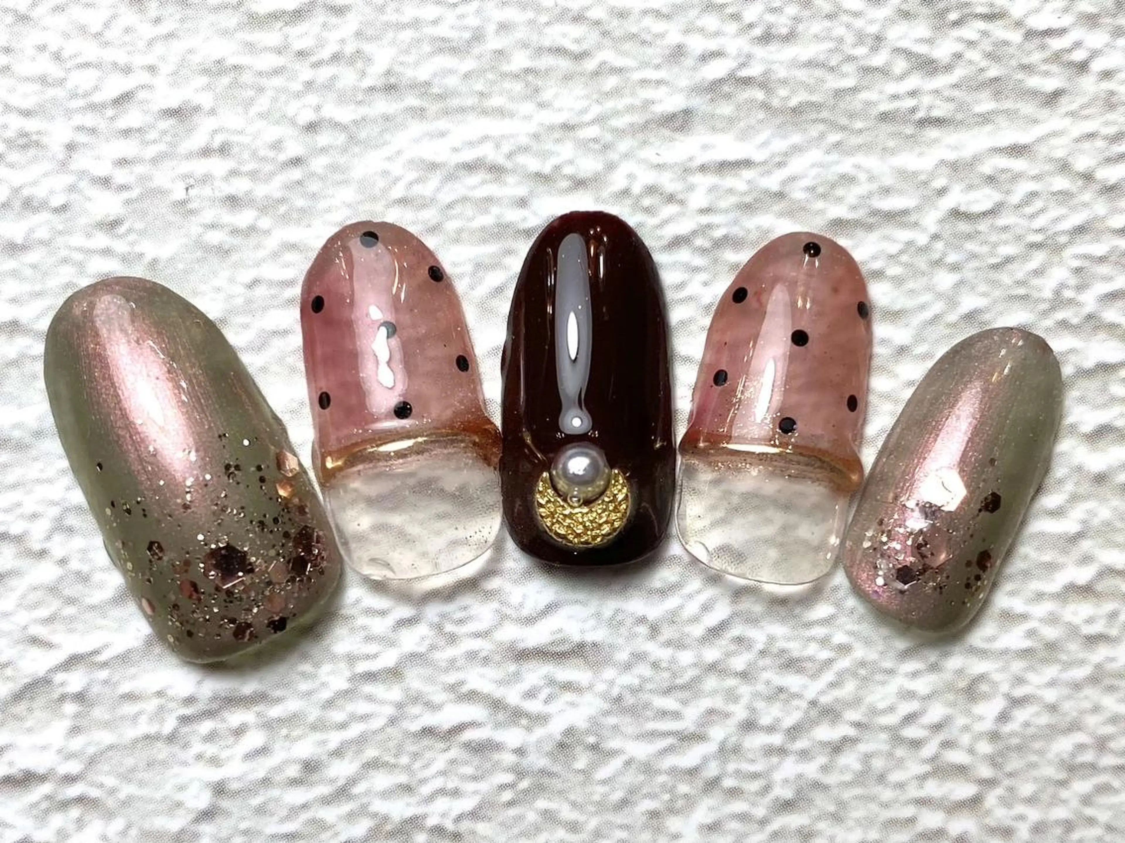 ネイル アートネイル ニュアンスネイル ツイードネイル 冬ネイル クリスマス ハンドネイル Nailist Honamiのネイルデザイン