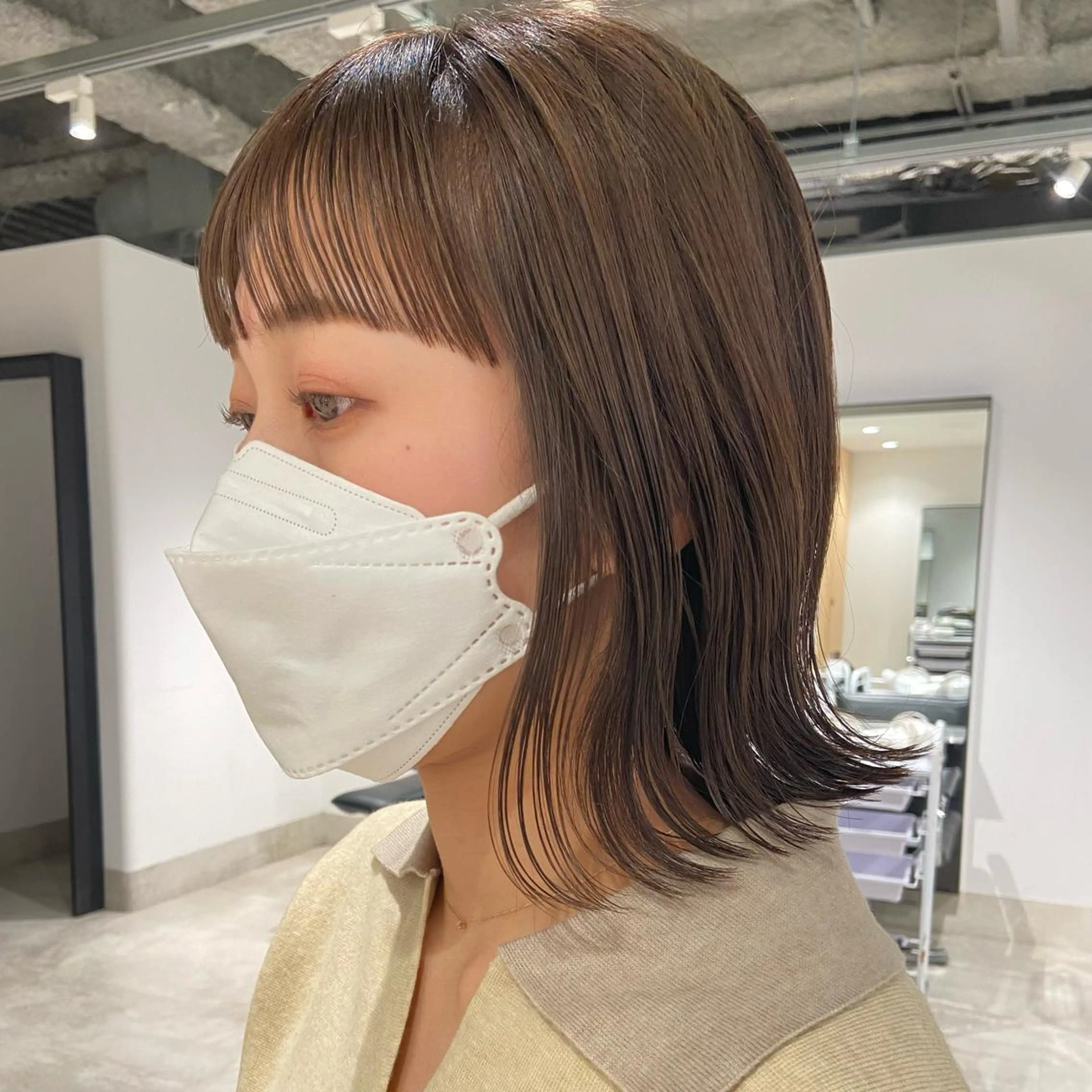 ミディアム カラー ブラウンカラー マットブラウン 外ハネヘア 大人ヘア/ショート/ ボブ/レイヤーのヘアスタイル