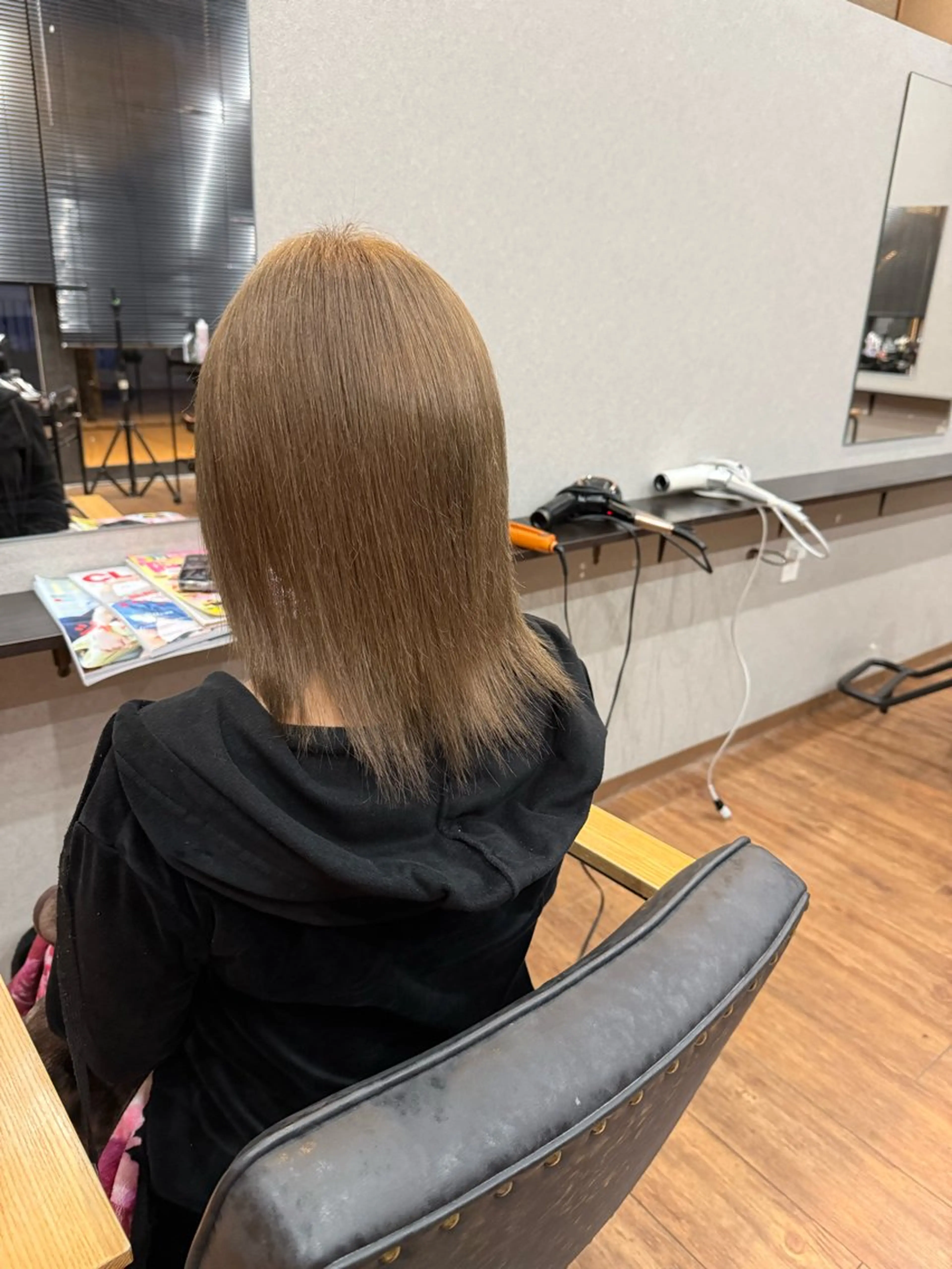 セミロング カラー ブラウンカラー ミルクティーブラウン ヘアカラー トリートメント 鵜飼 真伍のヘアスタイル
