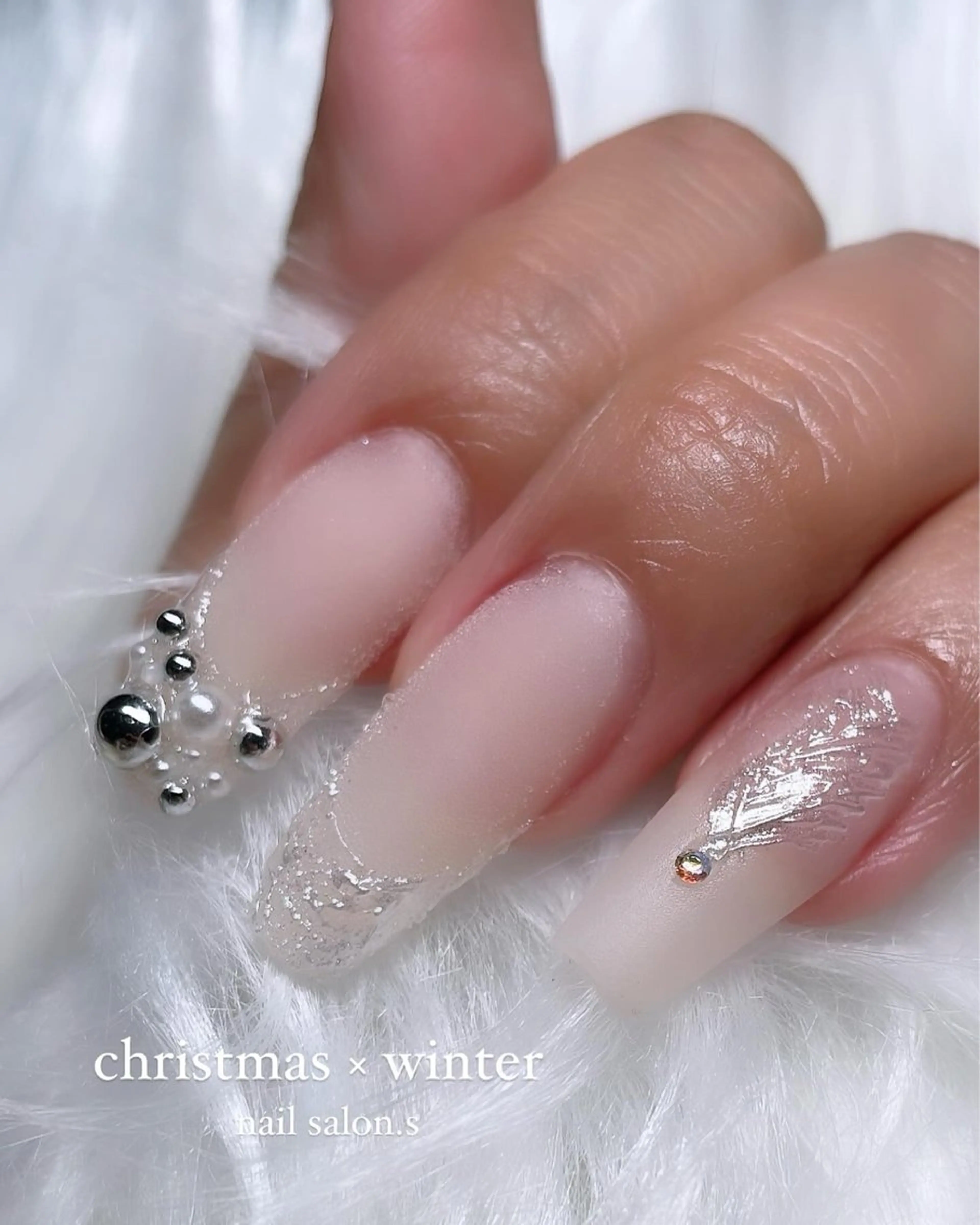 ネイル ジェルネイル スカルプネイル ホワイト 冬ネイル クリスマス 関山 志乃のネイルデザイン