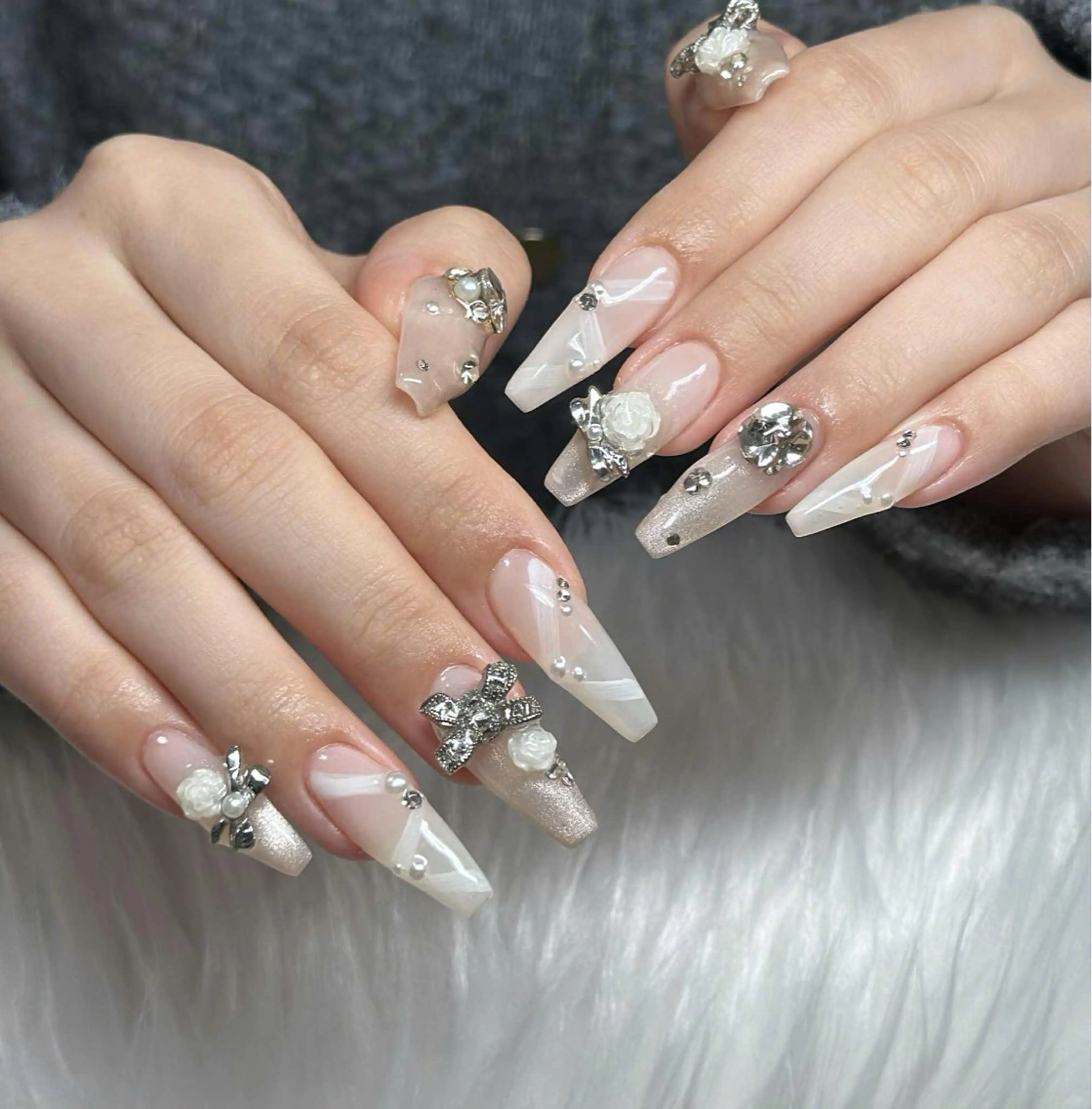 ネイル フレンチネイル ジェルネイル ガラスフレンチ ハロウィン ハート ハンドネイル H.baby Nail Salonのネイルデザイン